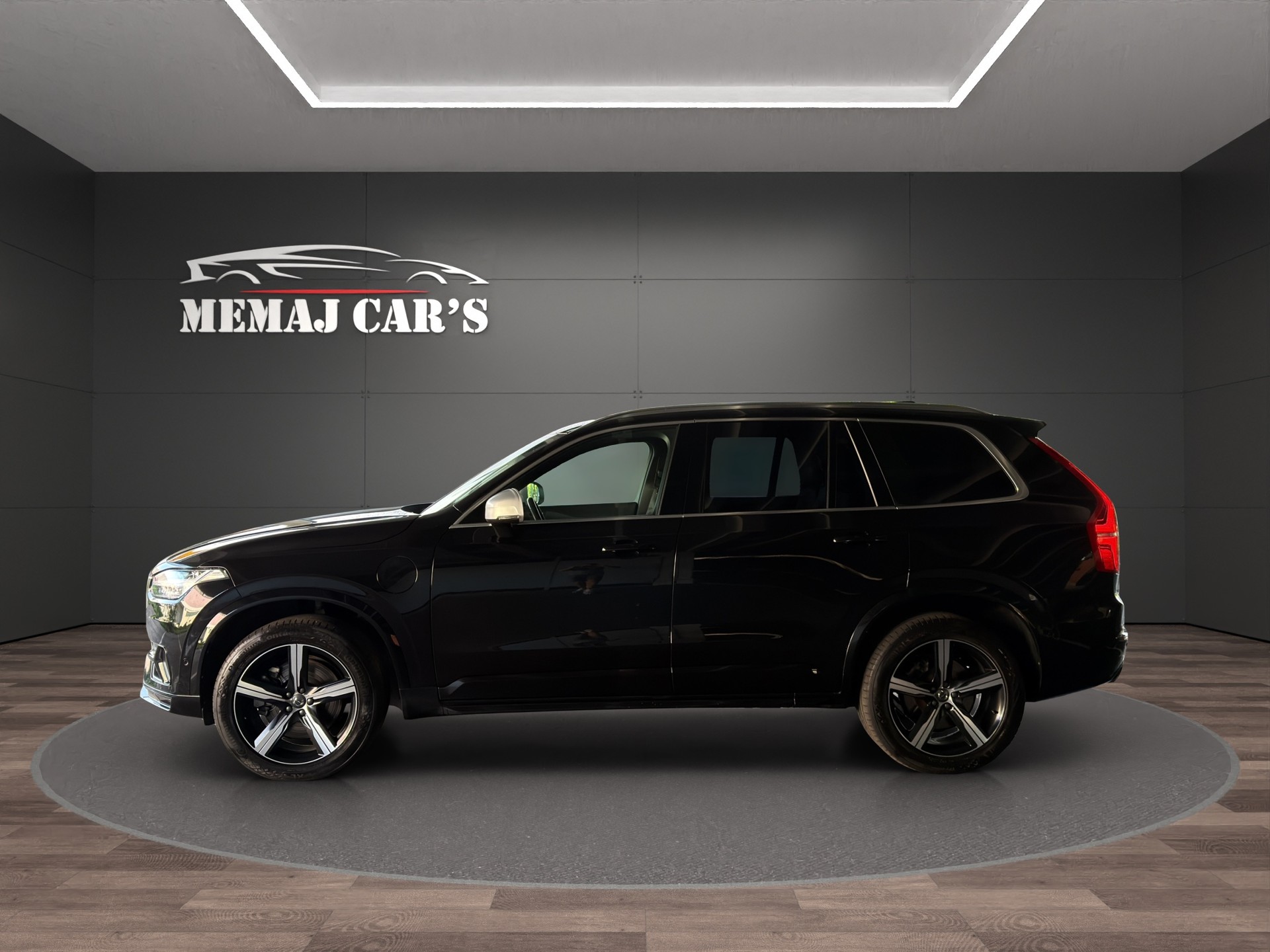 VOLVO XC90 T8 AWD R-Design Geartronic 7 Plätzer Pano-image-4