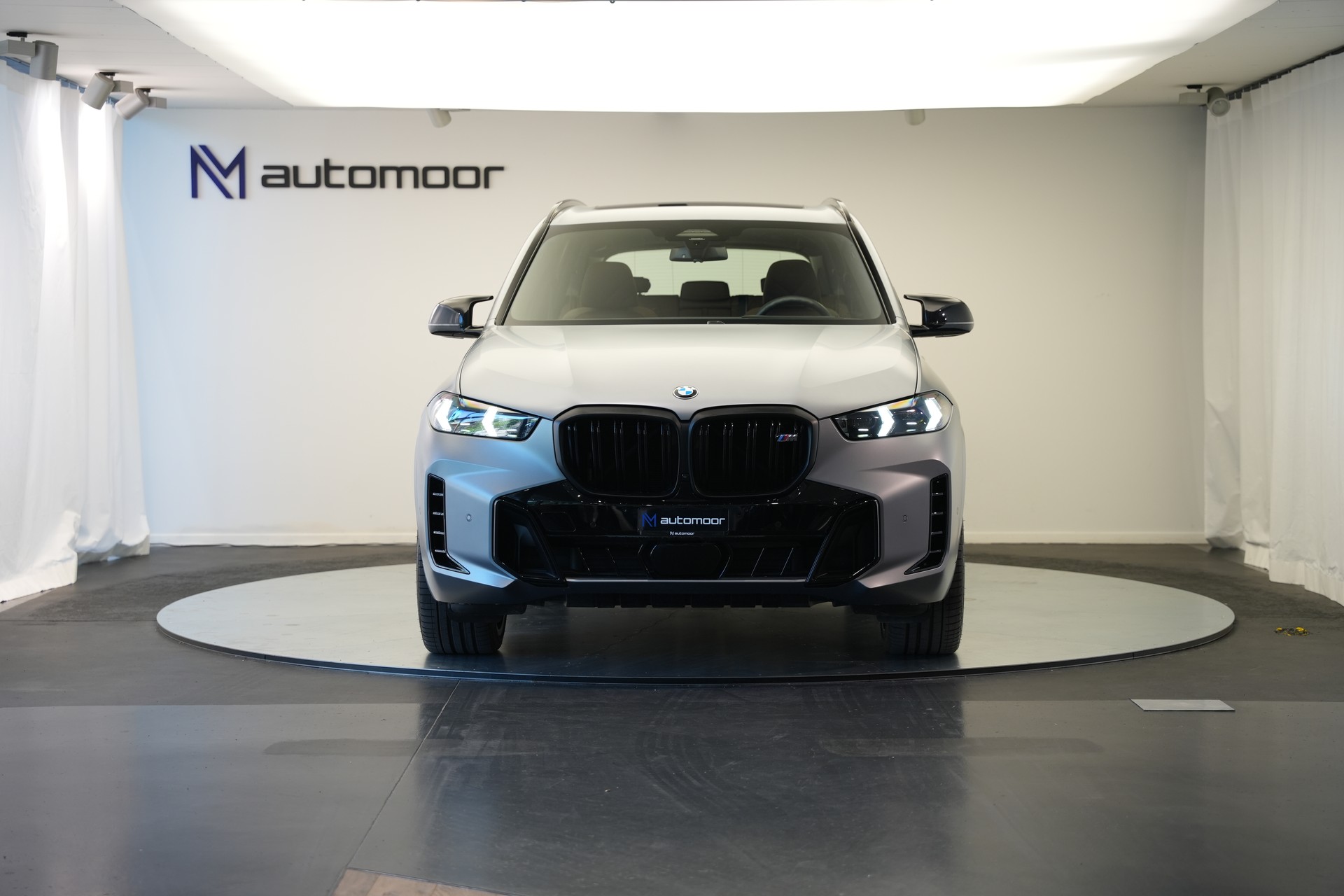 BMW X5 xDrive 48V M60i M Sport Pro Steptronic *Frozen Grey Matt*-showroom-element-1