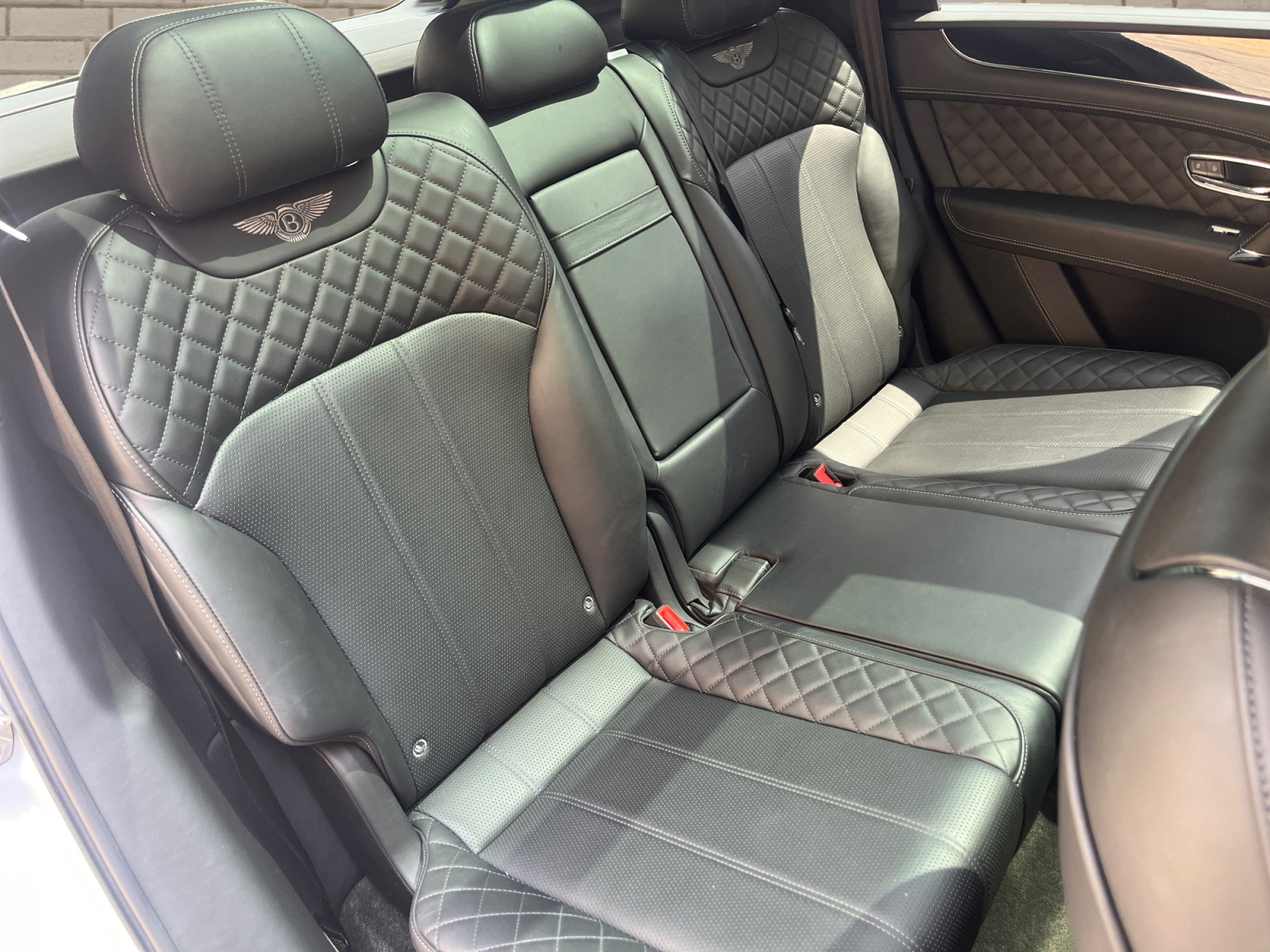 BENTLEY Bentayga V8 Diesel *Mulliner Spec*-image-11