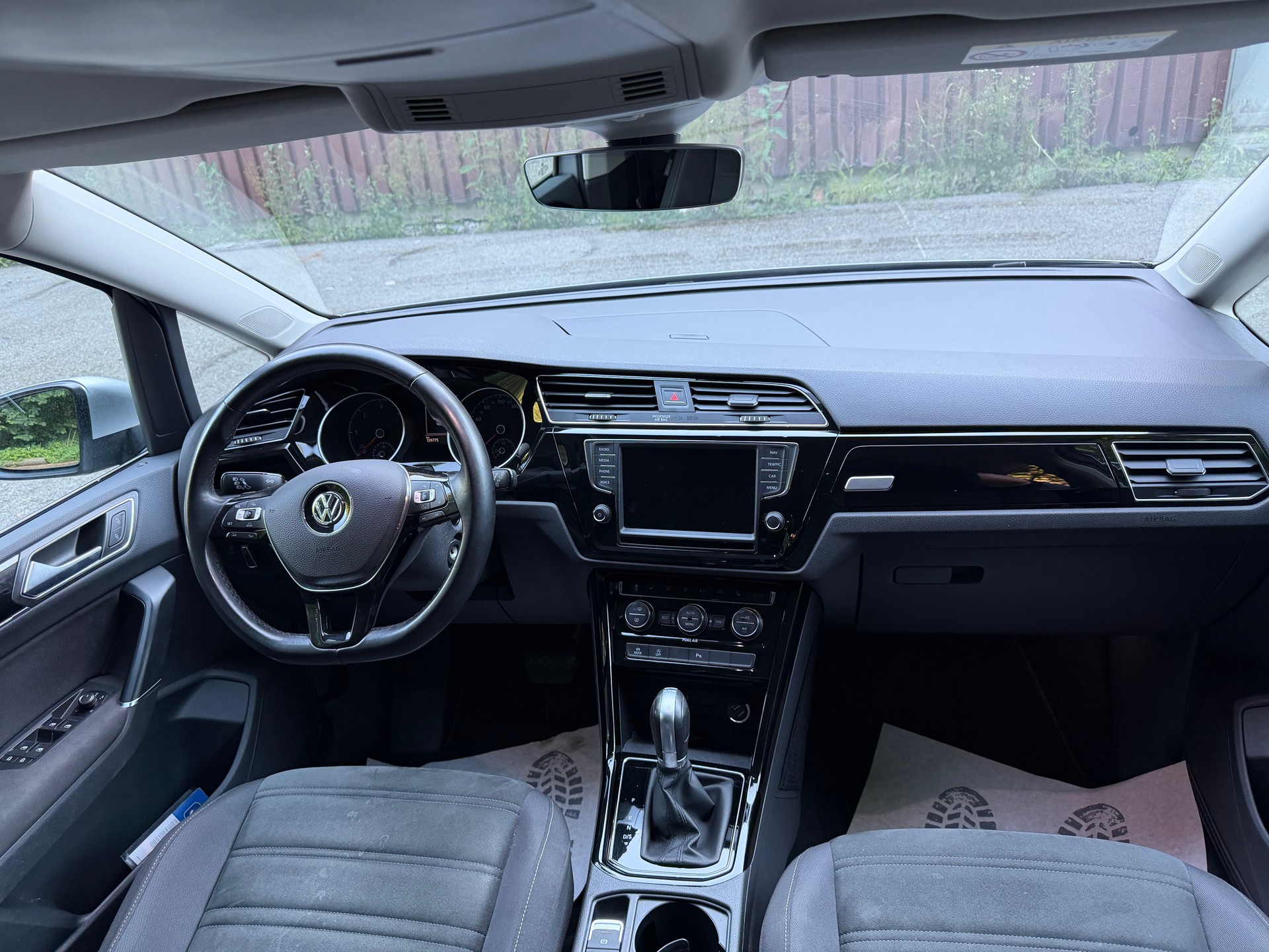 VW Touran 2.0 TDI BlueMotion Technology Highline DSG 7 Plätze-image-7