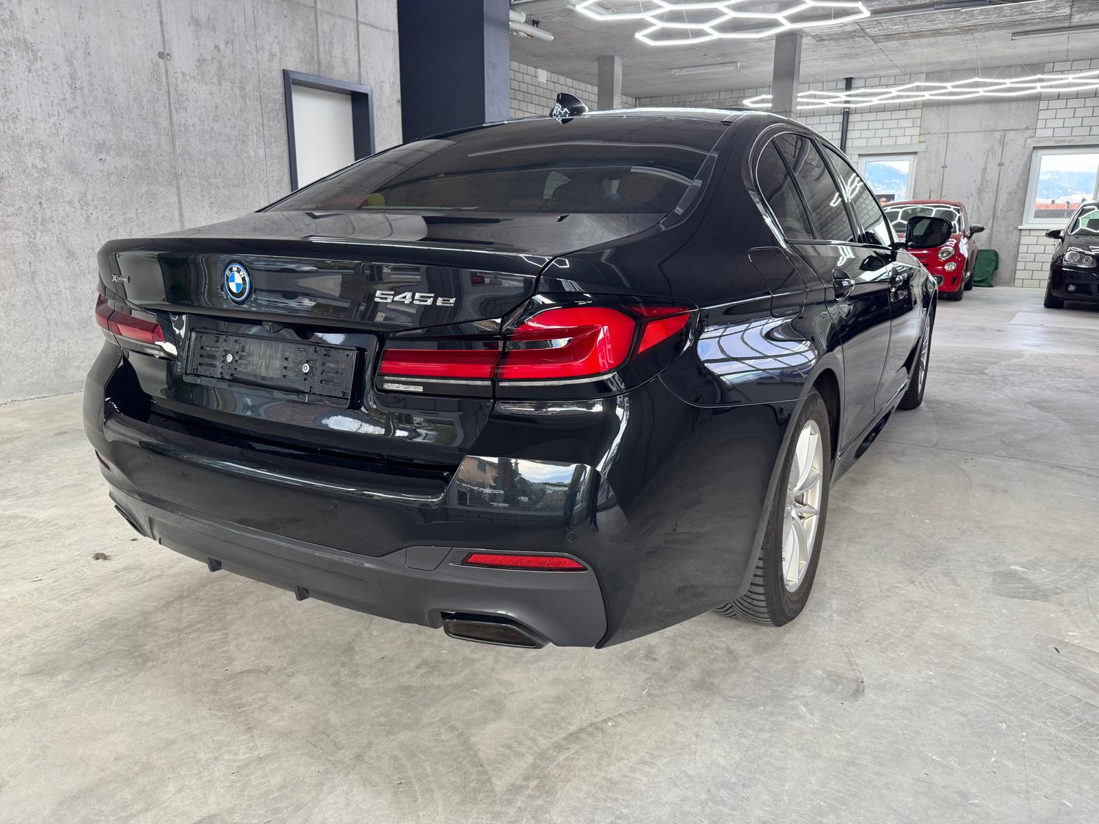 BMW 545e xDrive M Sport Pro Steptronic-image-4