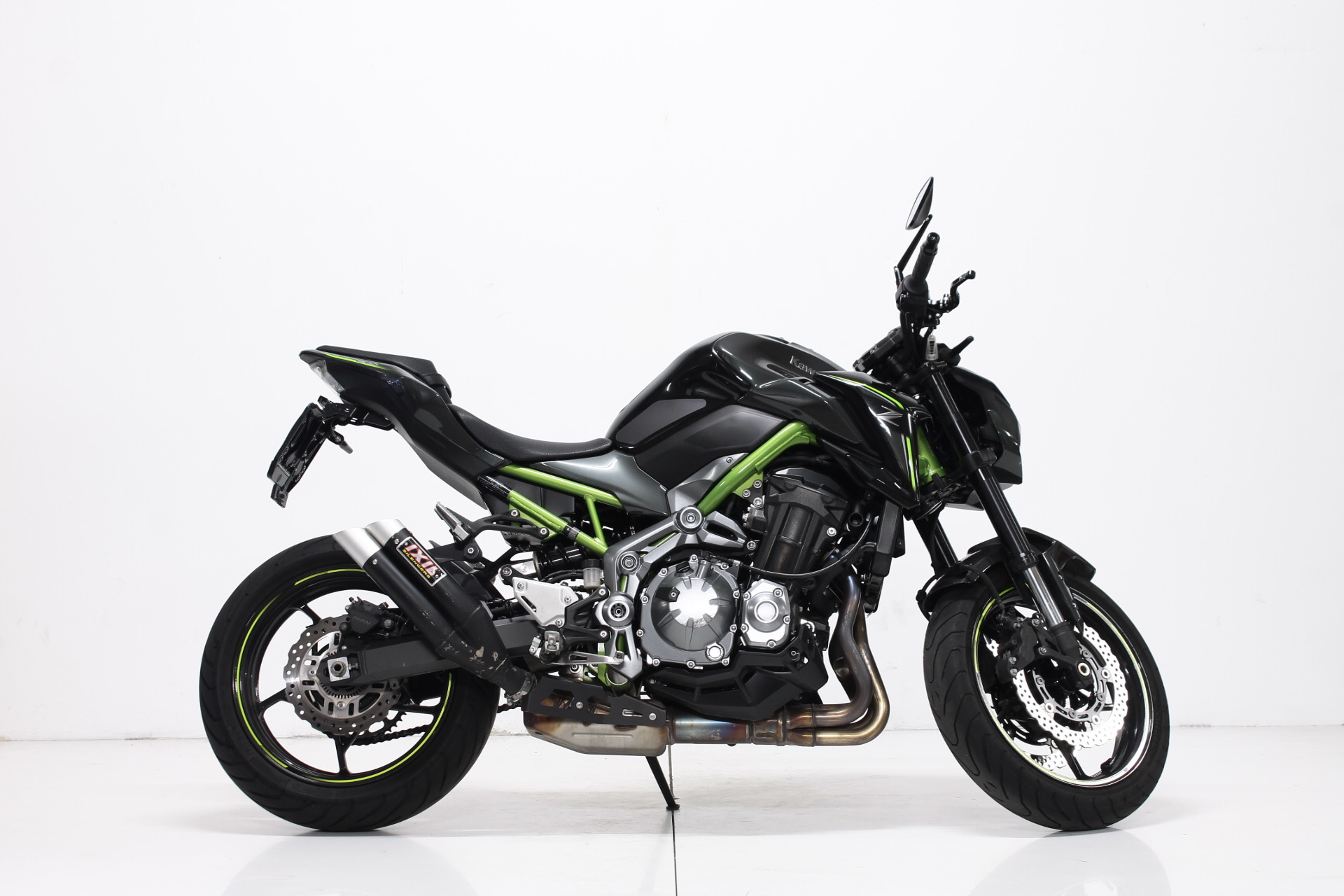 KAWASAKI Z 900-image-1