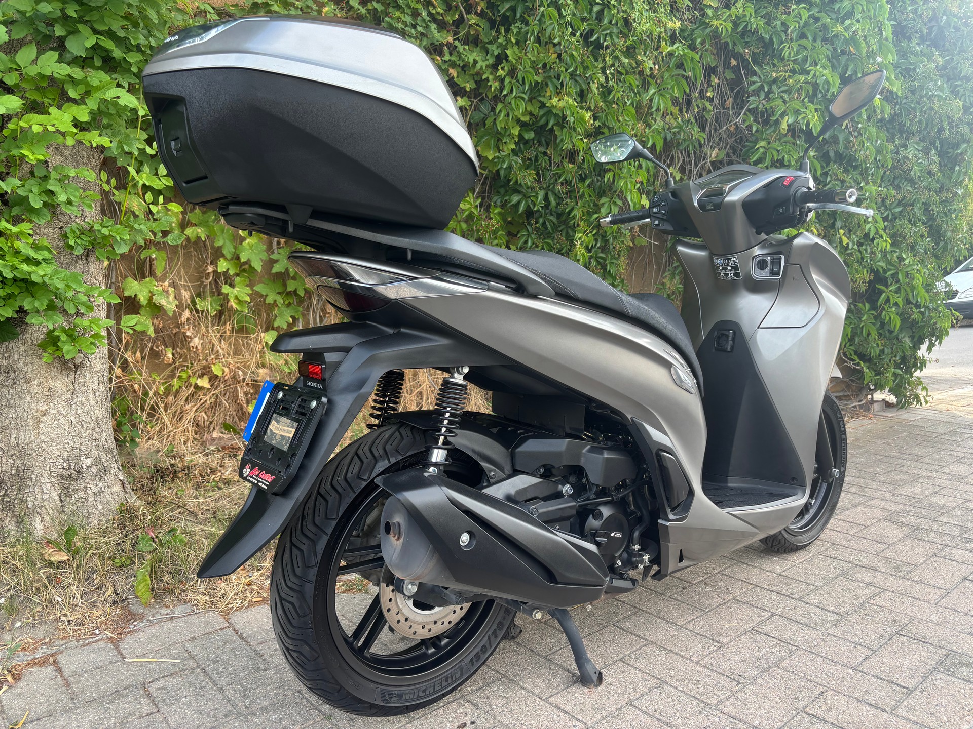 HONDA SH 350-image-9
