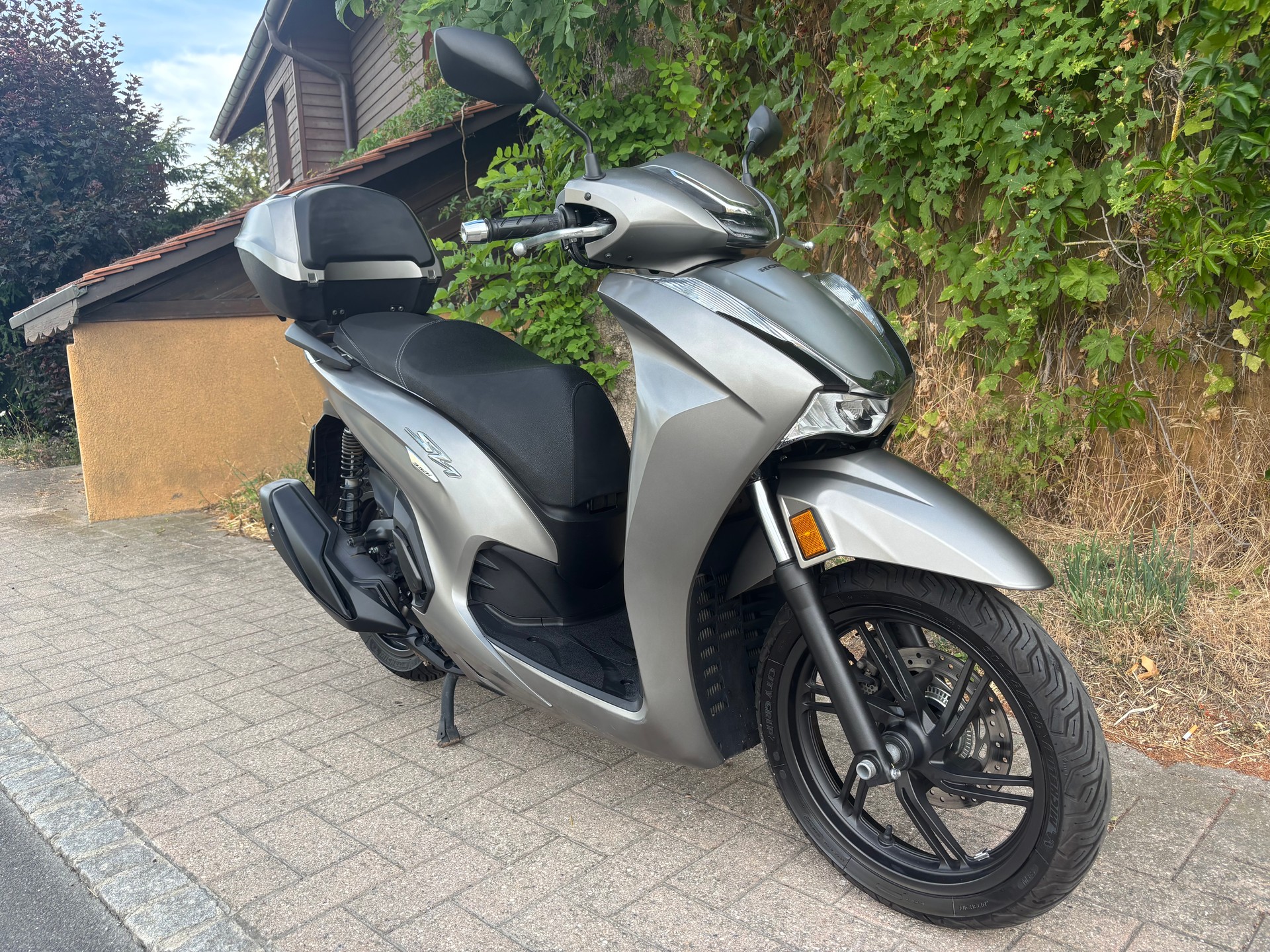 HONDA SH 350-image-1