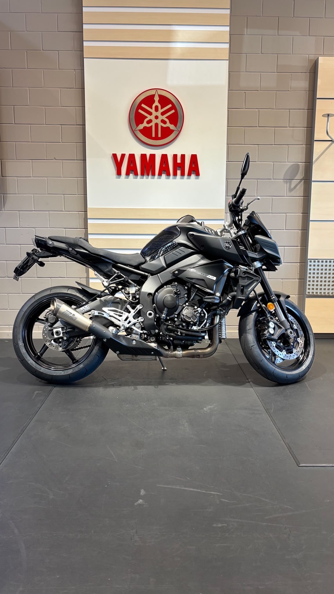 YAMAHA MT-10 ABS-image-2