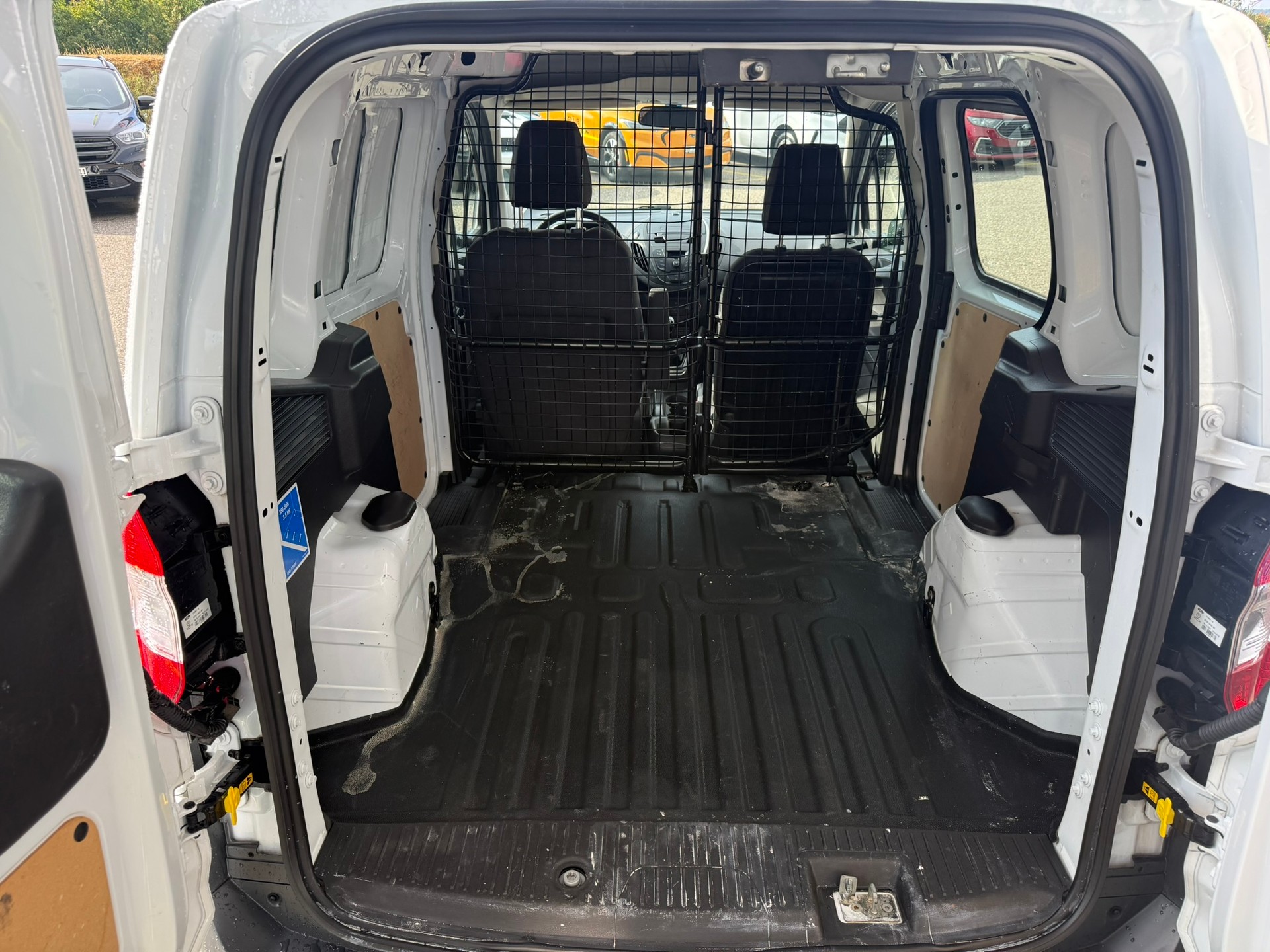 FORD Transit Courier Van 1.0 EcoBoost Trend-image-6