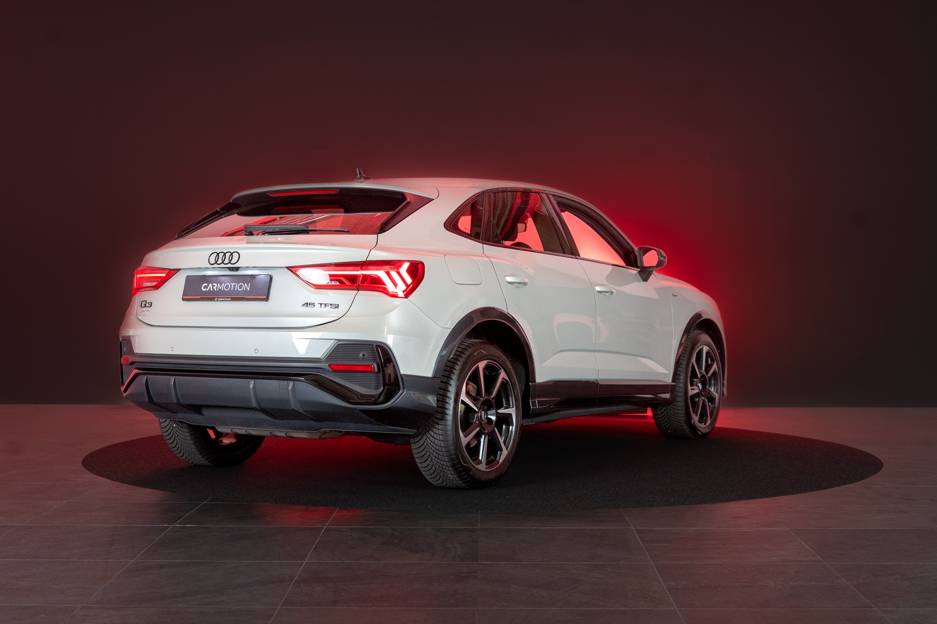 AUDI Q3 Sportback 2.0 45 TFSI S line quattro S-Tronic / CH-Fahrzeug / Rückfahrkamera / Ambientebeleuchtun-showroom-element-3