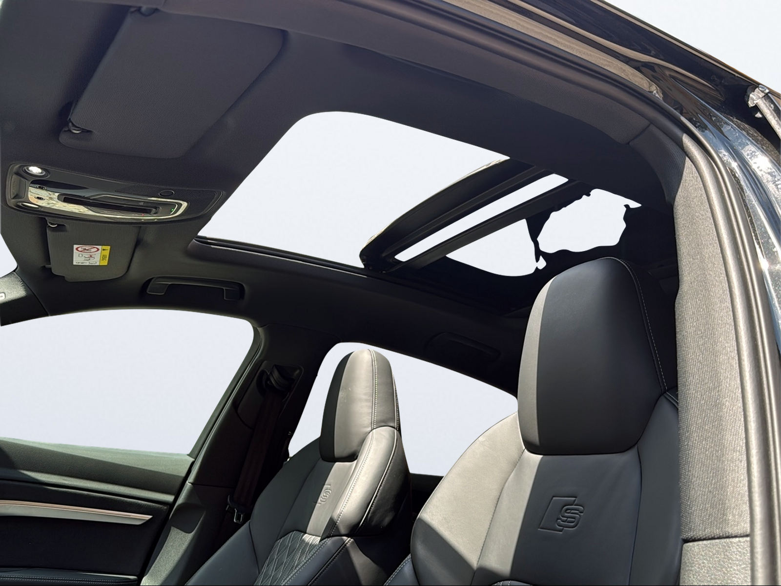 AUDI e-tron 55 Sportback S Line Black Edition quattro-image-15
