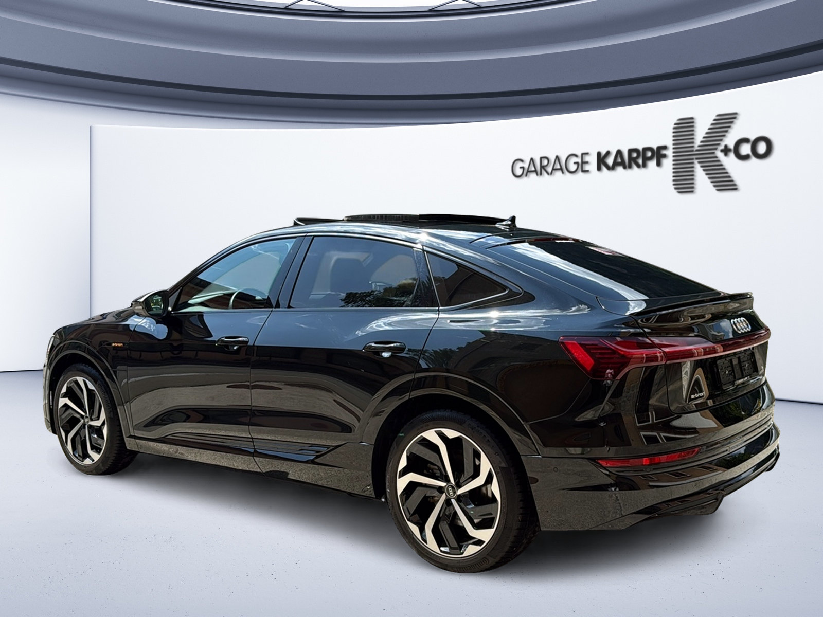 AUDI e-tron 55 Sportback S Line Black Edition quattro-image-2