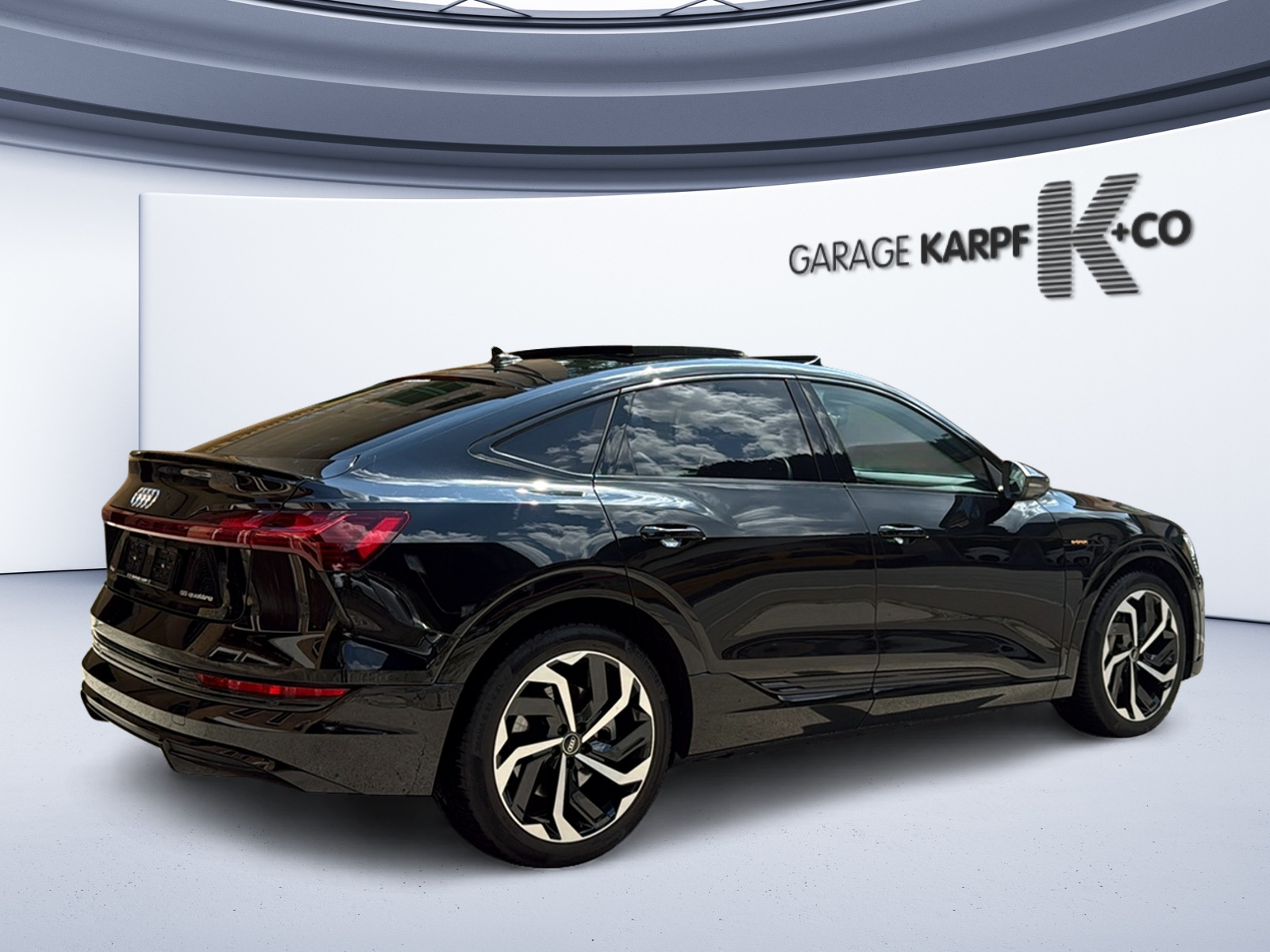 AUDI e-tron 55 Sportback S Line Black Edition quattro-image-4