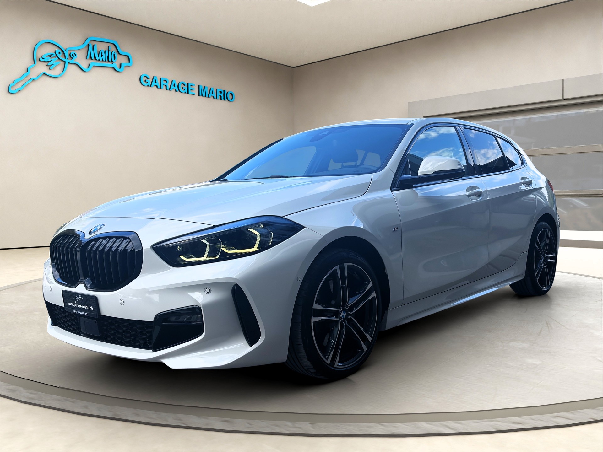 BMW 120d xDrive Steptronic❗Pure M Sport❗✅CH-Fahrzeug & Werksgarantie und 8-fach bereift auf ALU✅-image-2