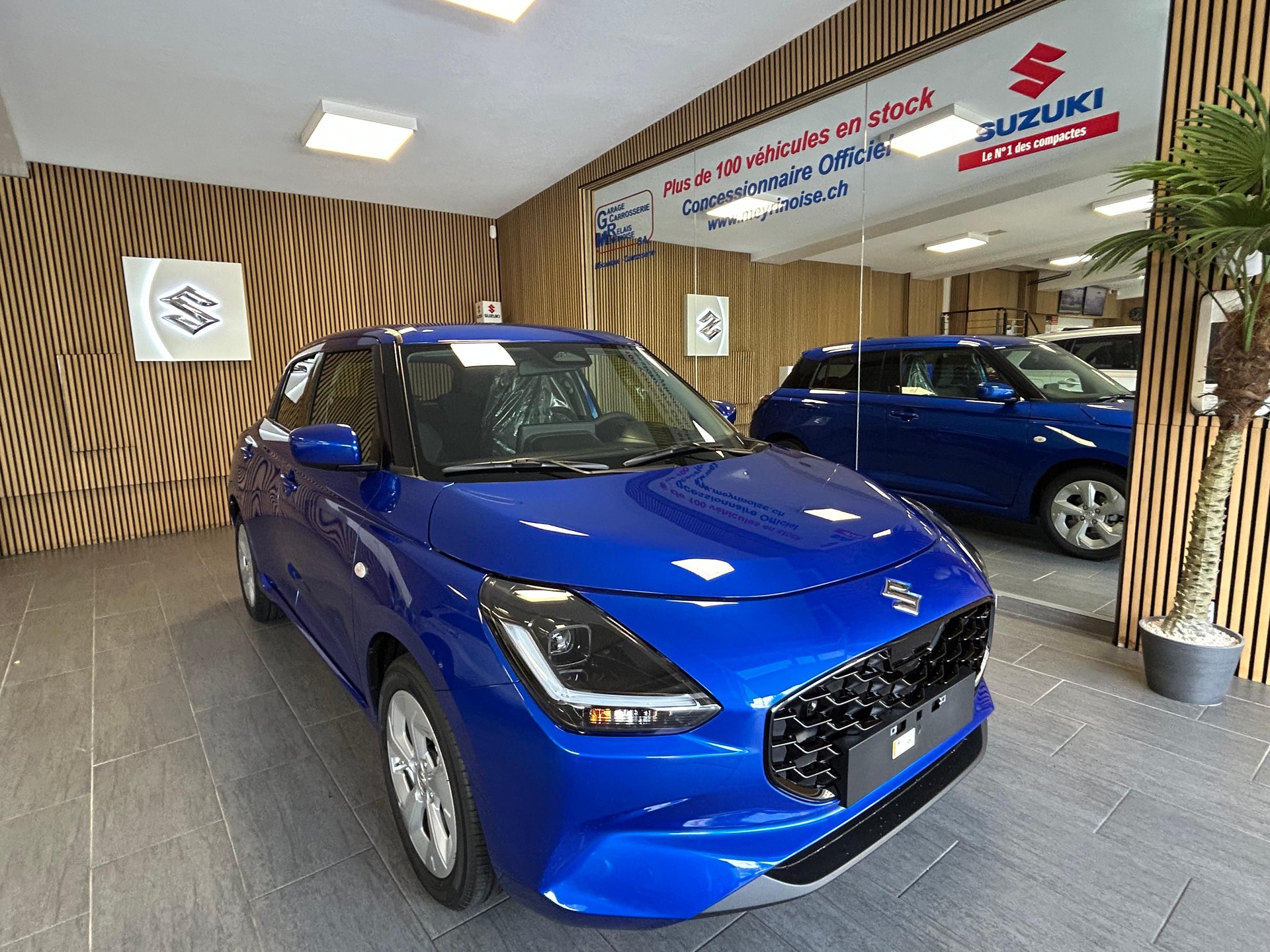 SUZUKI Swift 1.2 Compact+ Hybrid-showroom-element-1