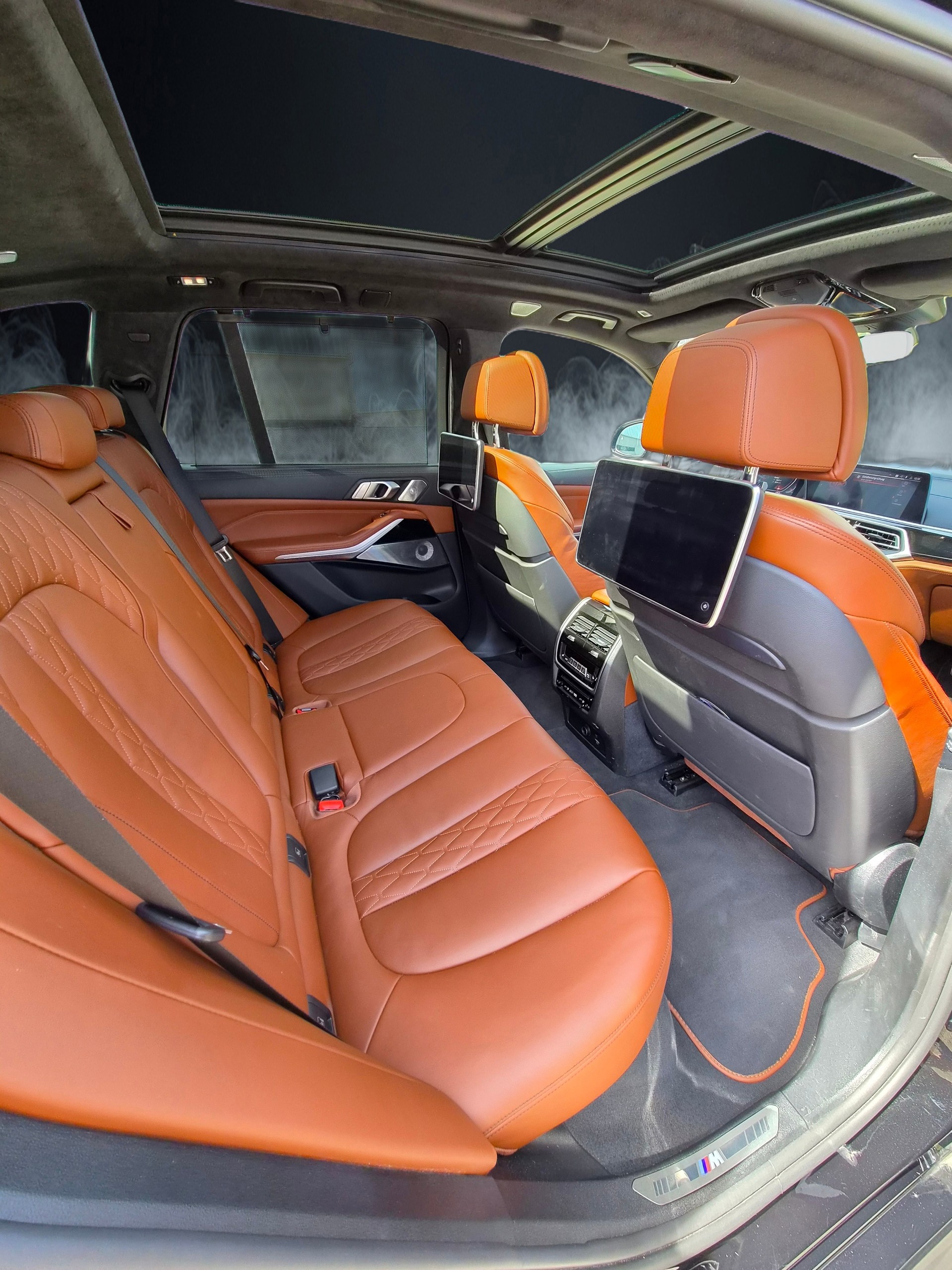 BMW X5 xDrive M50i Steptronic-image-15