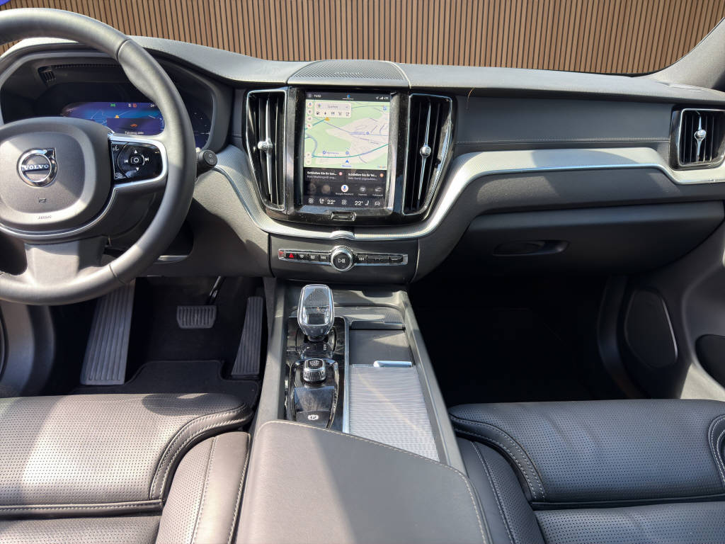 VOLVO XC60 2.0 T6 TE Ultra Black Edition eAWD-image-18