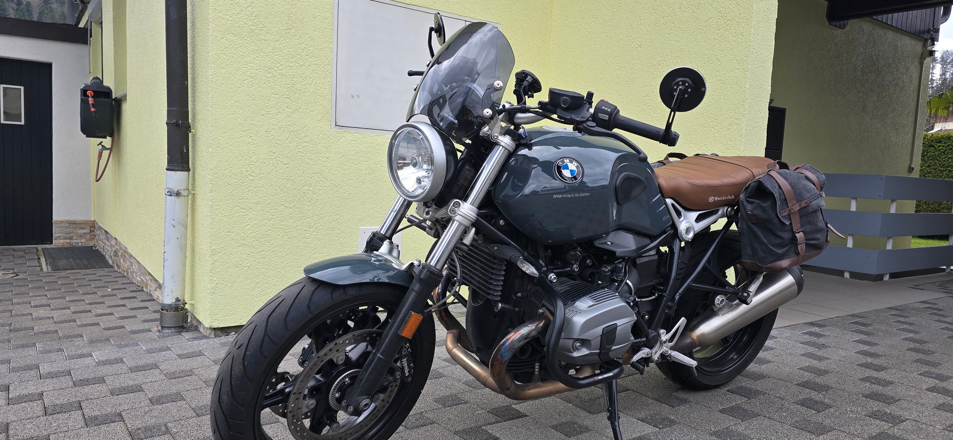 BMW R nineT Pure ABS-image-8