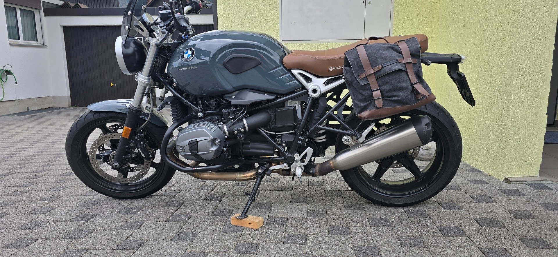 BMW R nineT Pure ABS-image-3
