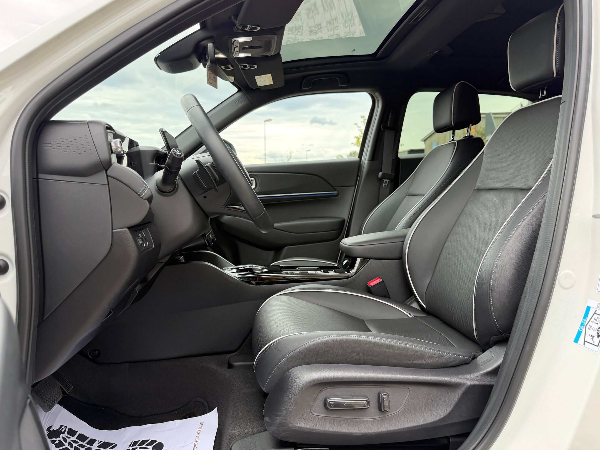 HONDA Ny1 Elegance-image-13