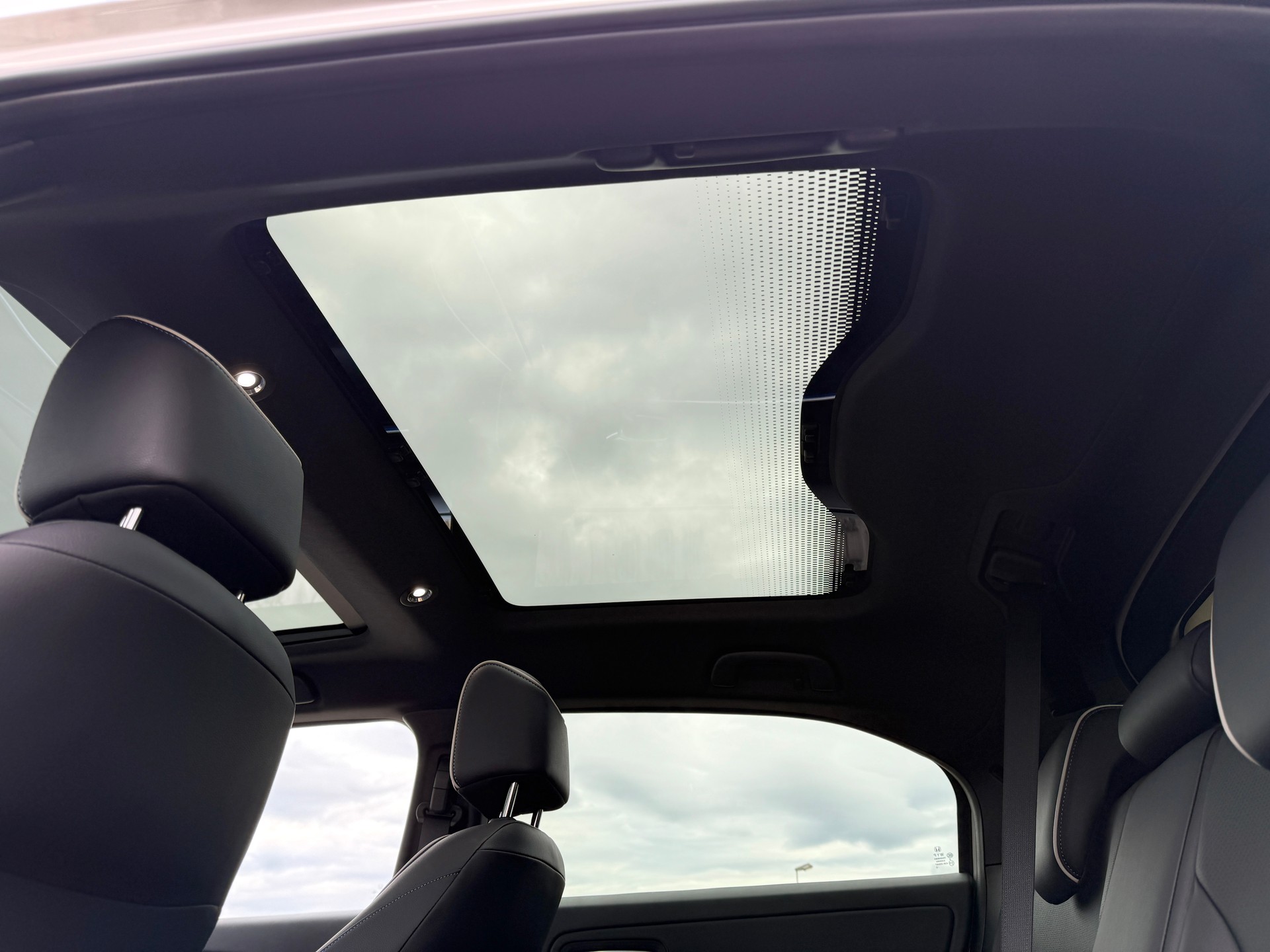 HONDA Ny1 Elegance-image-22