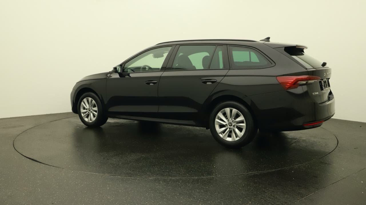 SKODA Octavia Combi 2.0 TDI DSG Selection-showroom-element-2
