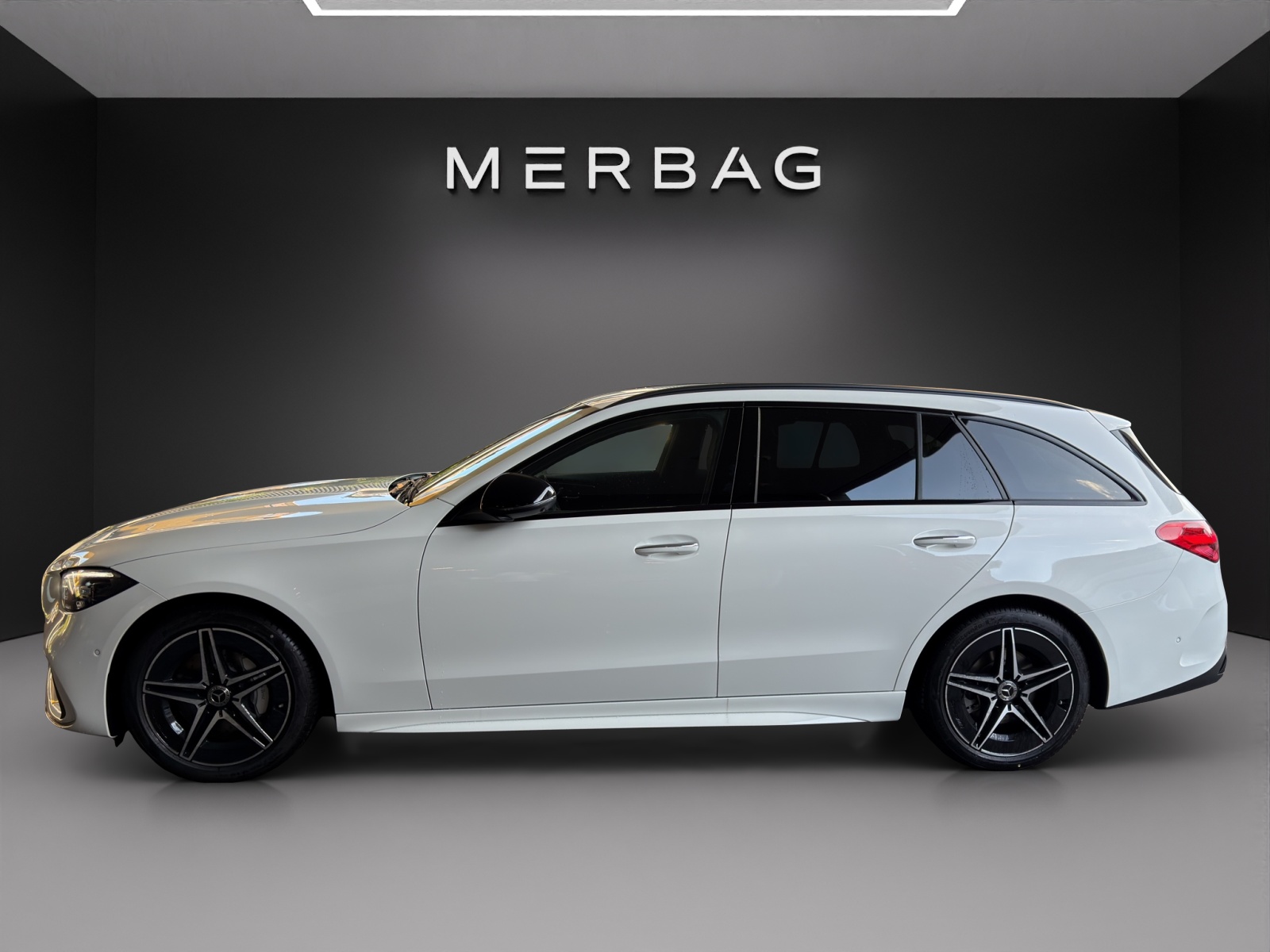 MERCEDES-BENZ C 220 d T 4 Matic-image-5
