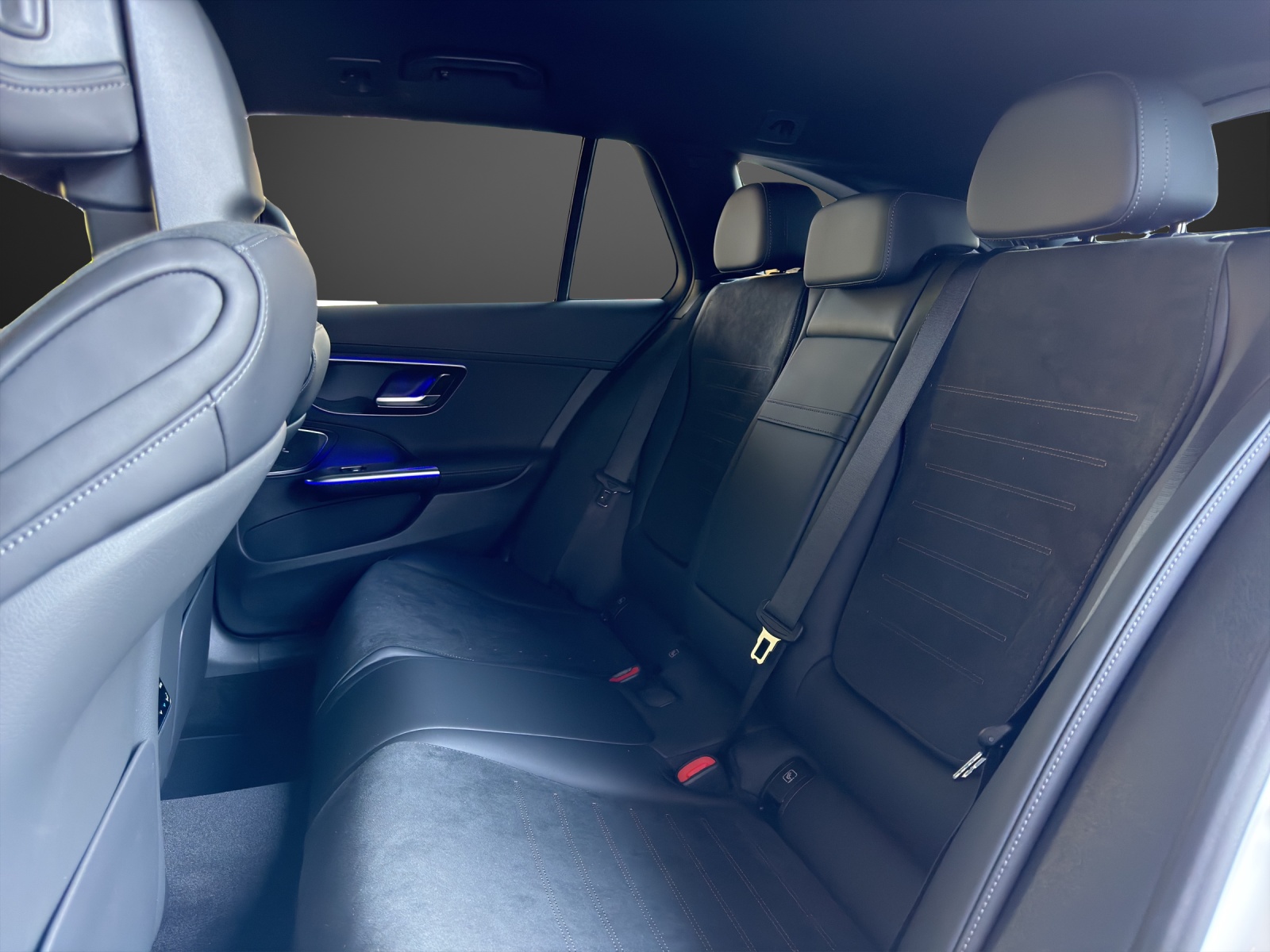 MERCEDES-BENZ C 220 d T 4 Matic-image-13