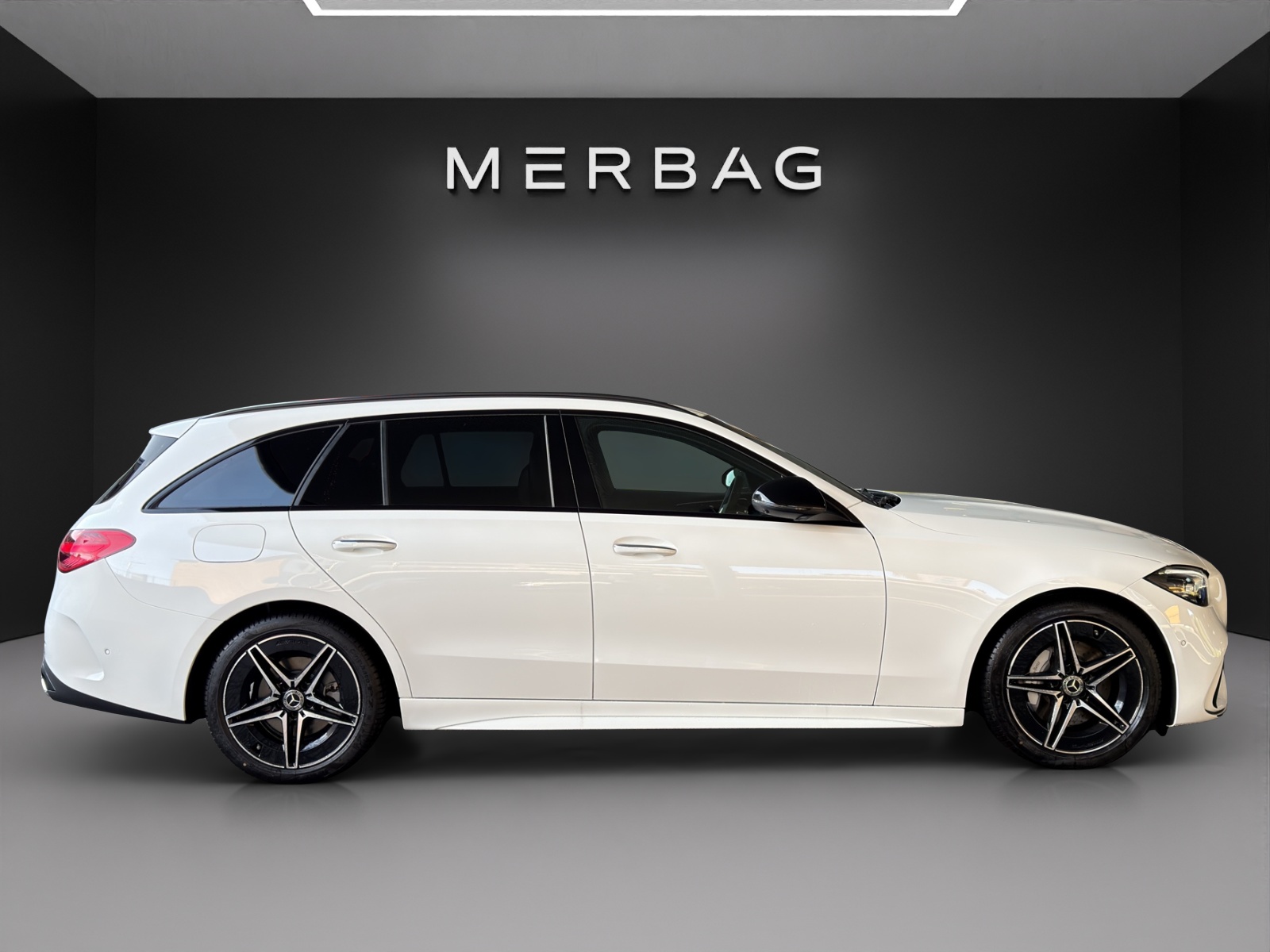 MERCEDES-BENZ C 220 d T 4 Matic-image-1
