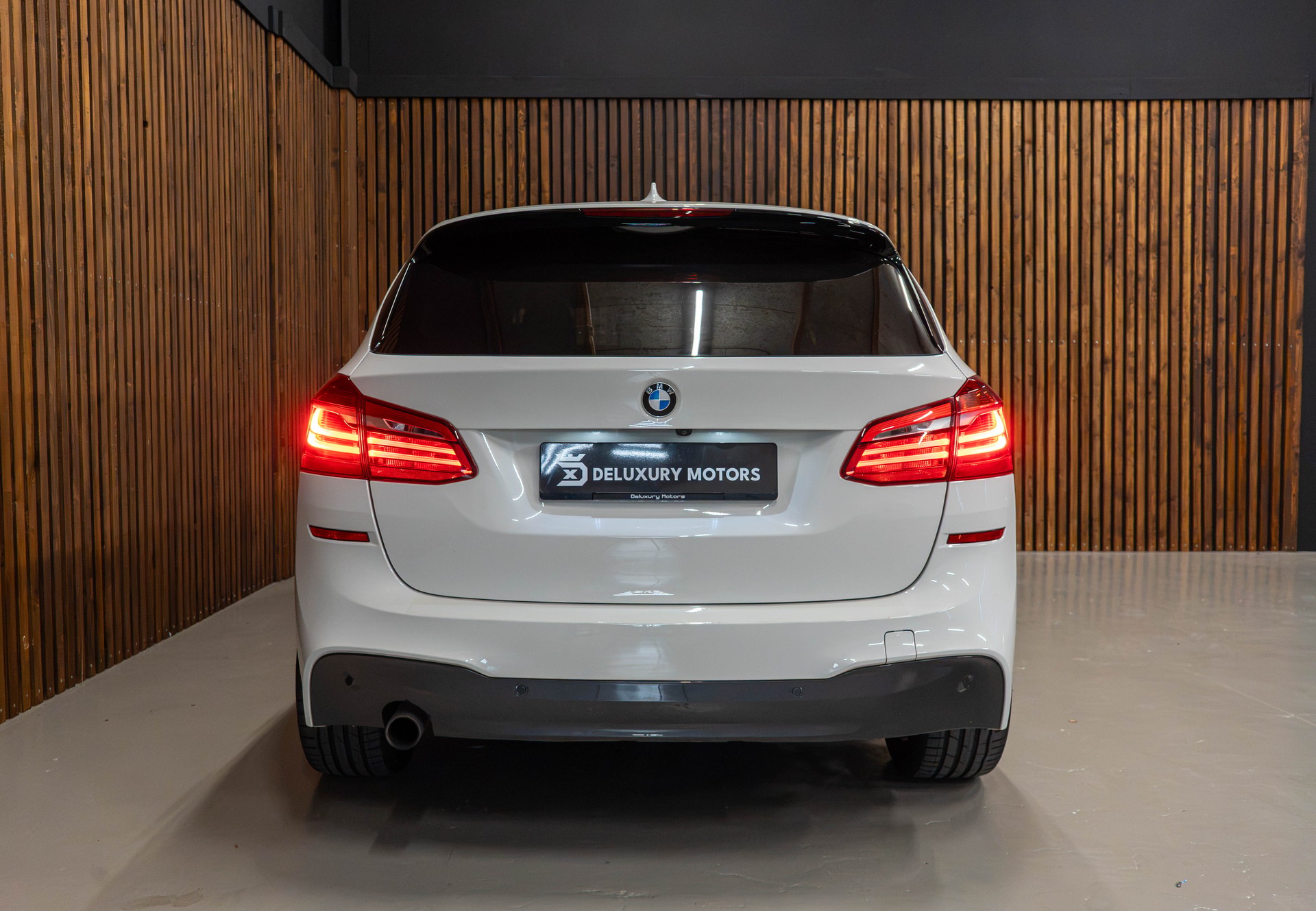 BMW 225xe Active Tourer-showroom-element-3