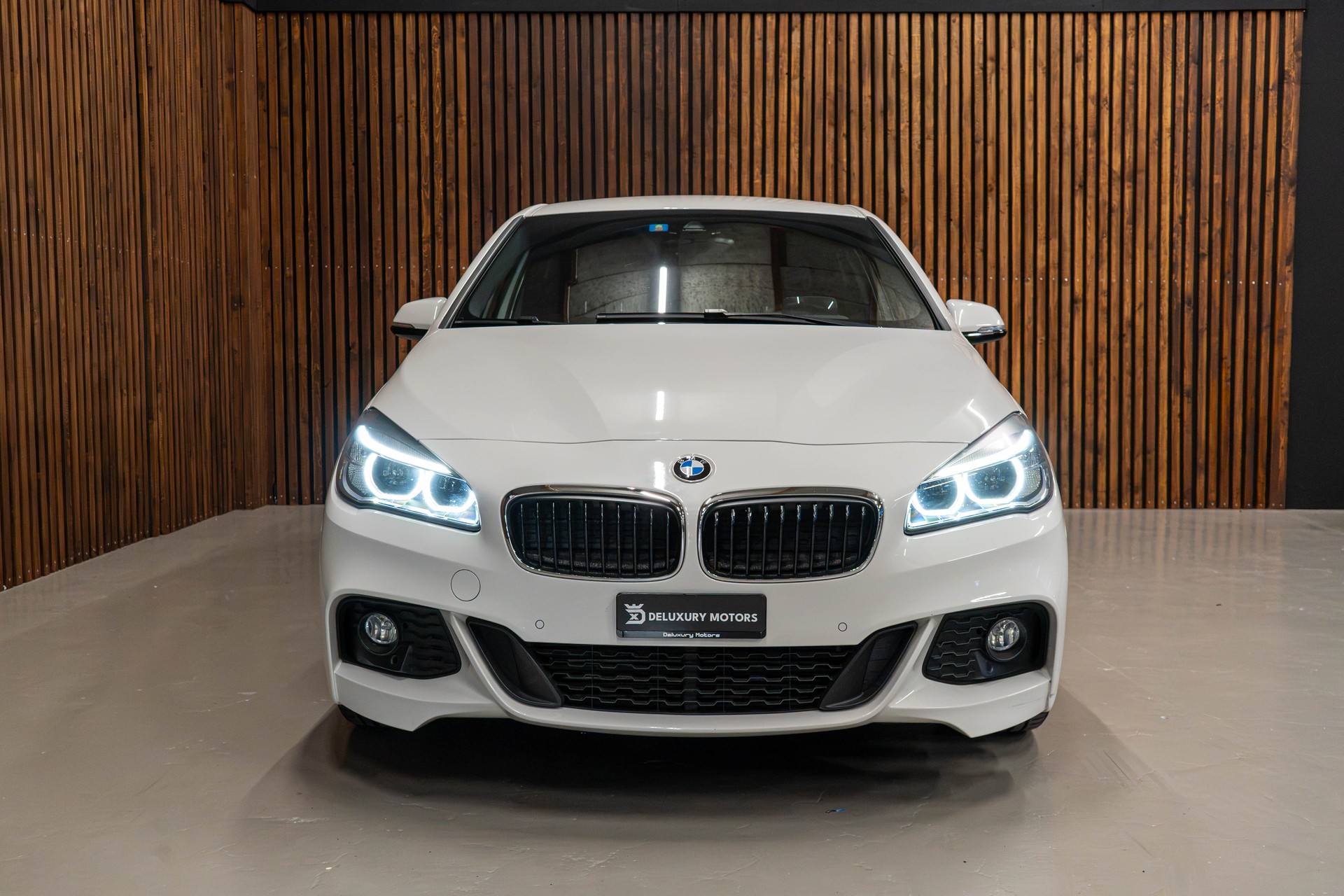 BMW 225xe Active Tourer-showroom-element-2