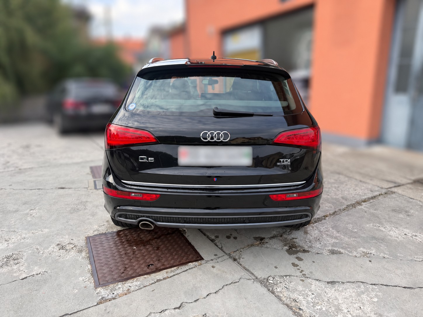 AUDI Q5 2.0 TDI quattro S-tronic-showroom-element-3