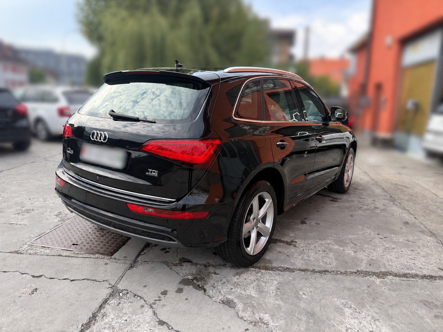 AUDI Q5 2.0 TDI quattro S-tronic-image-4