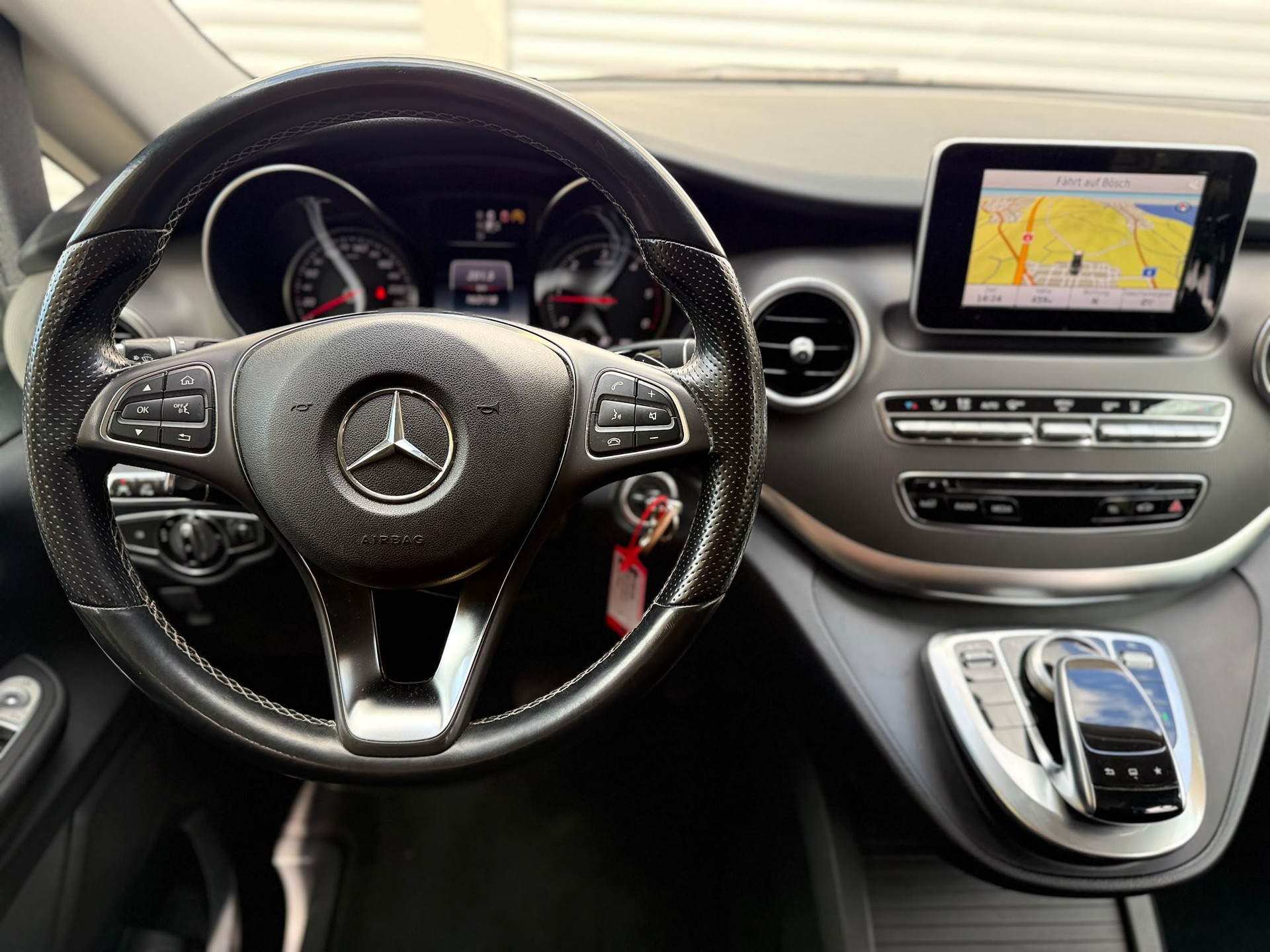 MERCEDES-BENZ V 220 CDI lang Van *7 Plätzer*-image-14