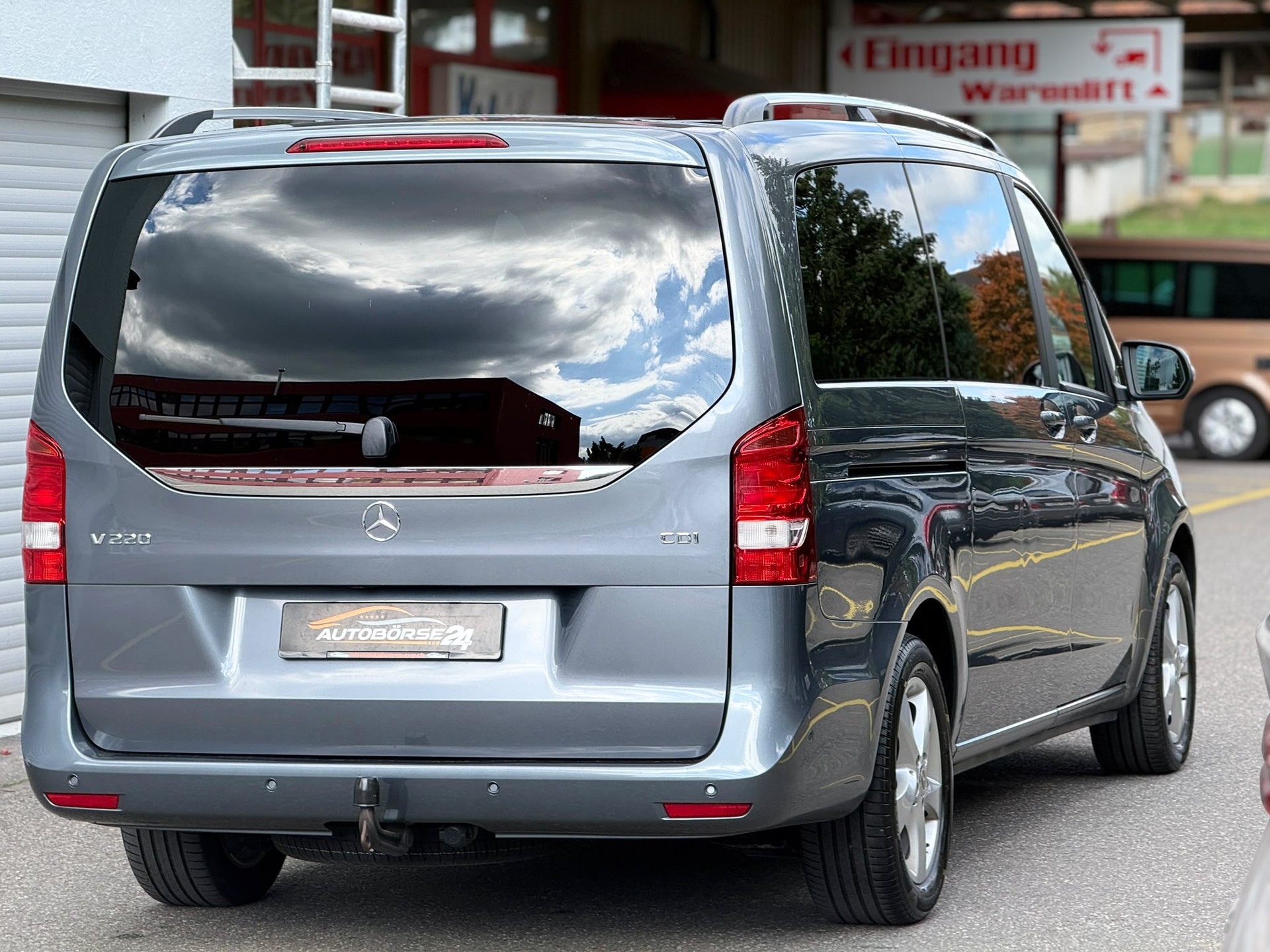 MERCEDES-BENZ V 220 CDI lang Van *7 Plätzer*-image-4