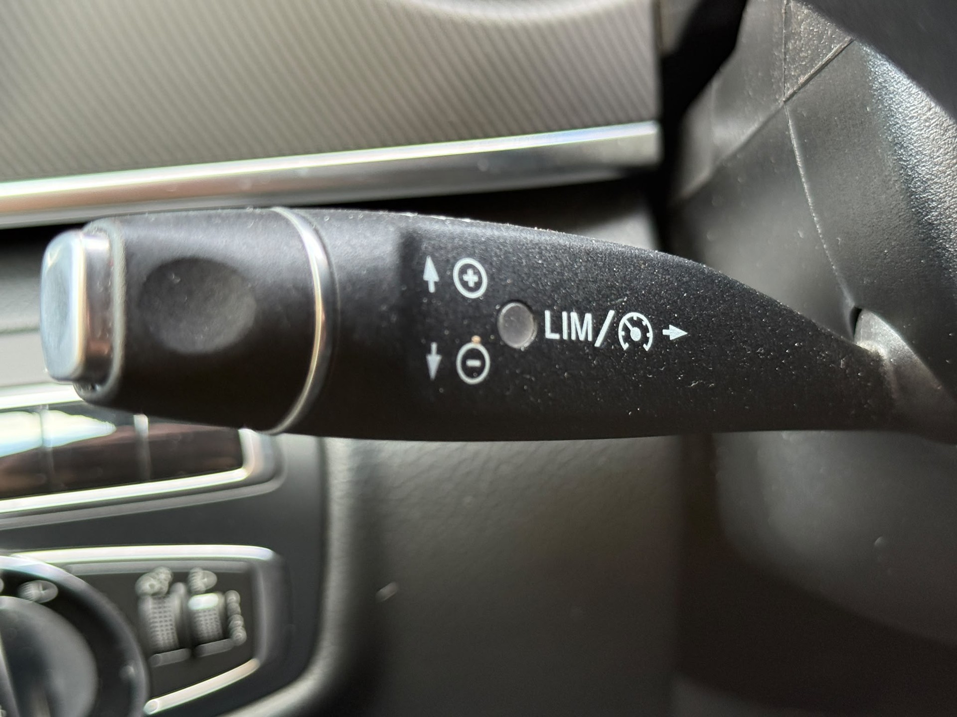 MERCEDES-BENZ V 220 CDI lang Van *7 Plätzer*-image-20