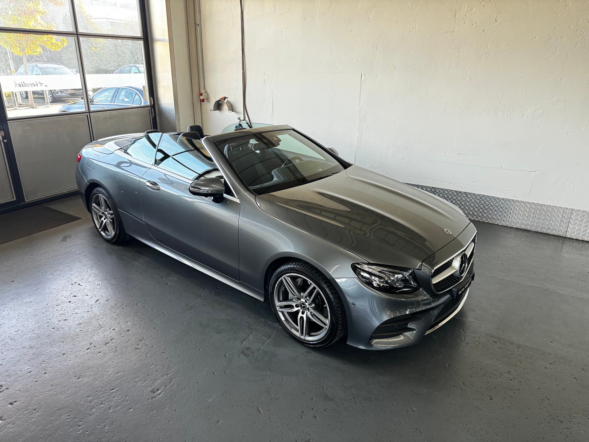 MERCEDES-BENZ E 200 Cabriolet AMG Line 4 Matic 9G-Tronic-showroom-element-1