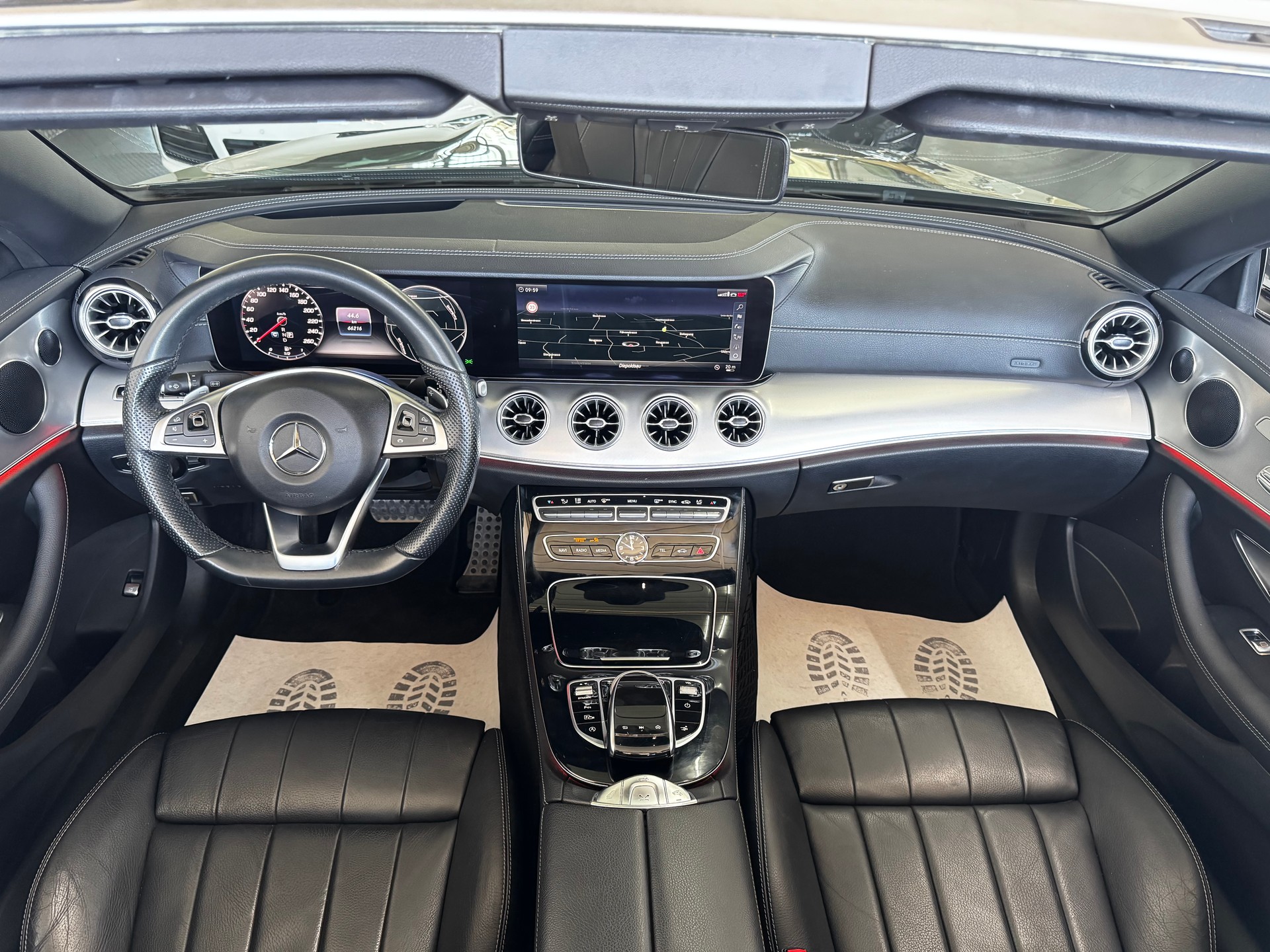 MERCEDES-BENZ E 200 Cabriolet AMG Line 4 Matic 9G-Tronic-image-25