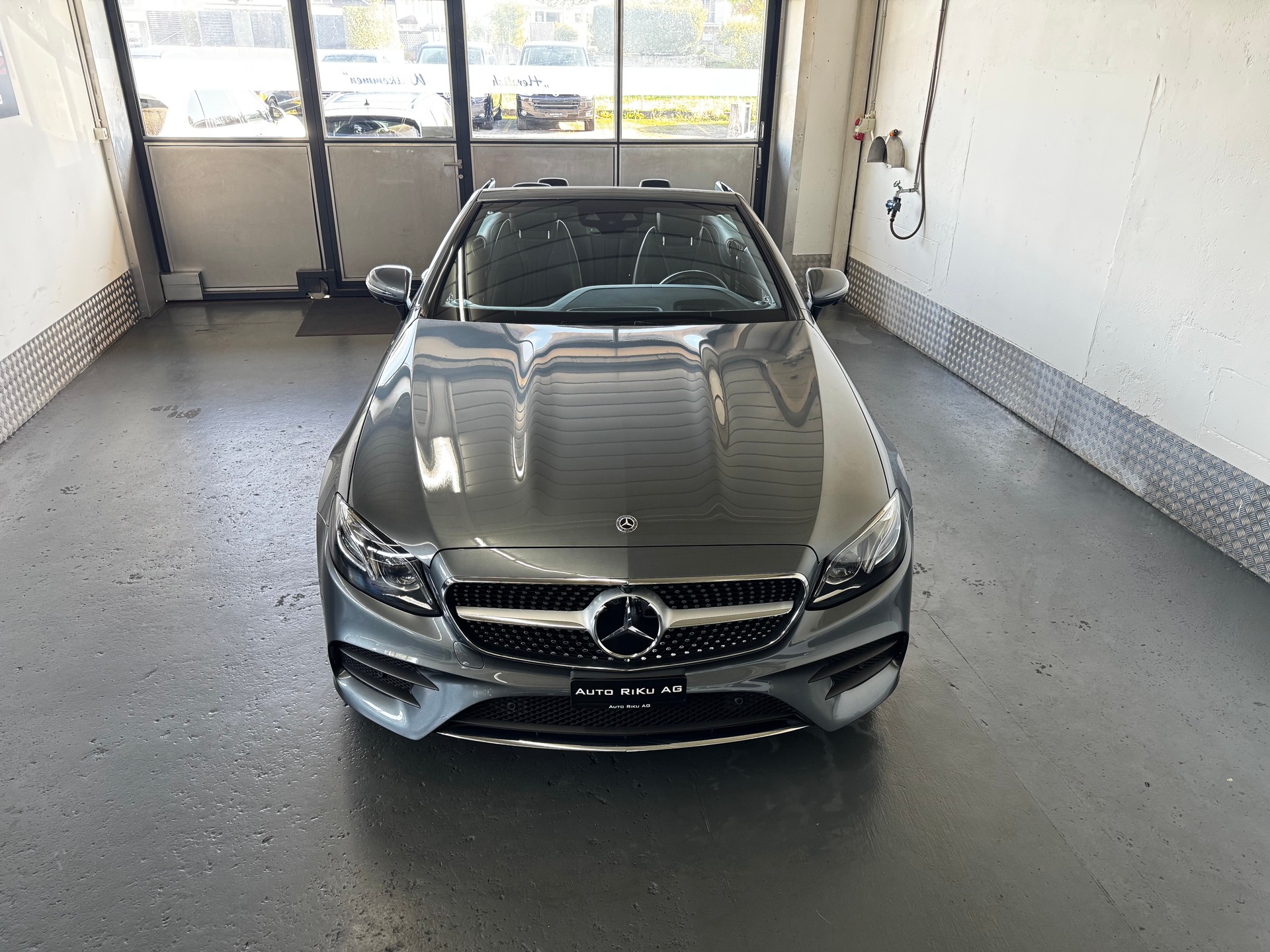 MERCEDES-BENZ E 200 Cabriolet AMG Line 4 Matic 9G-Tronic-image-5