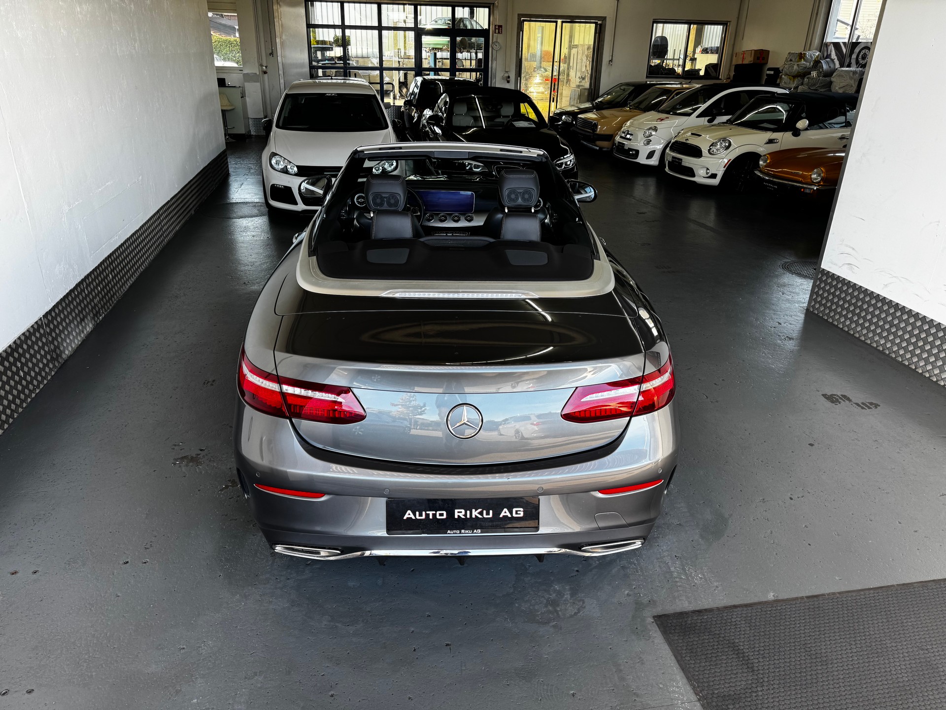 MERCEDES-BENZ E 200 Cabriolet AMG Line 4 Matic 9G-Tronic-image-19
