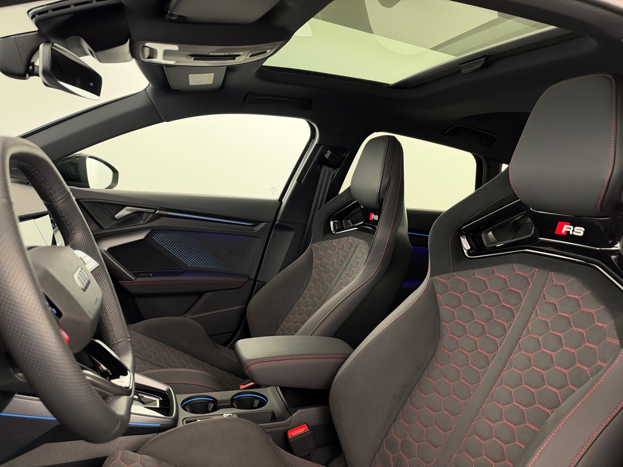 AUDI RS3 Sportback 2.5 TSI quattro S-tronic-image-14