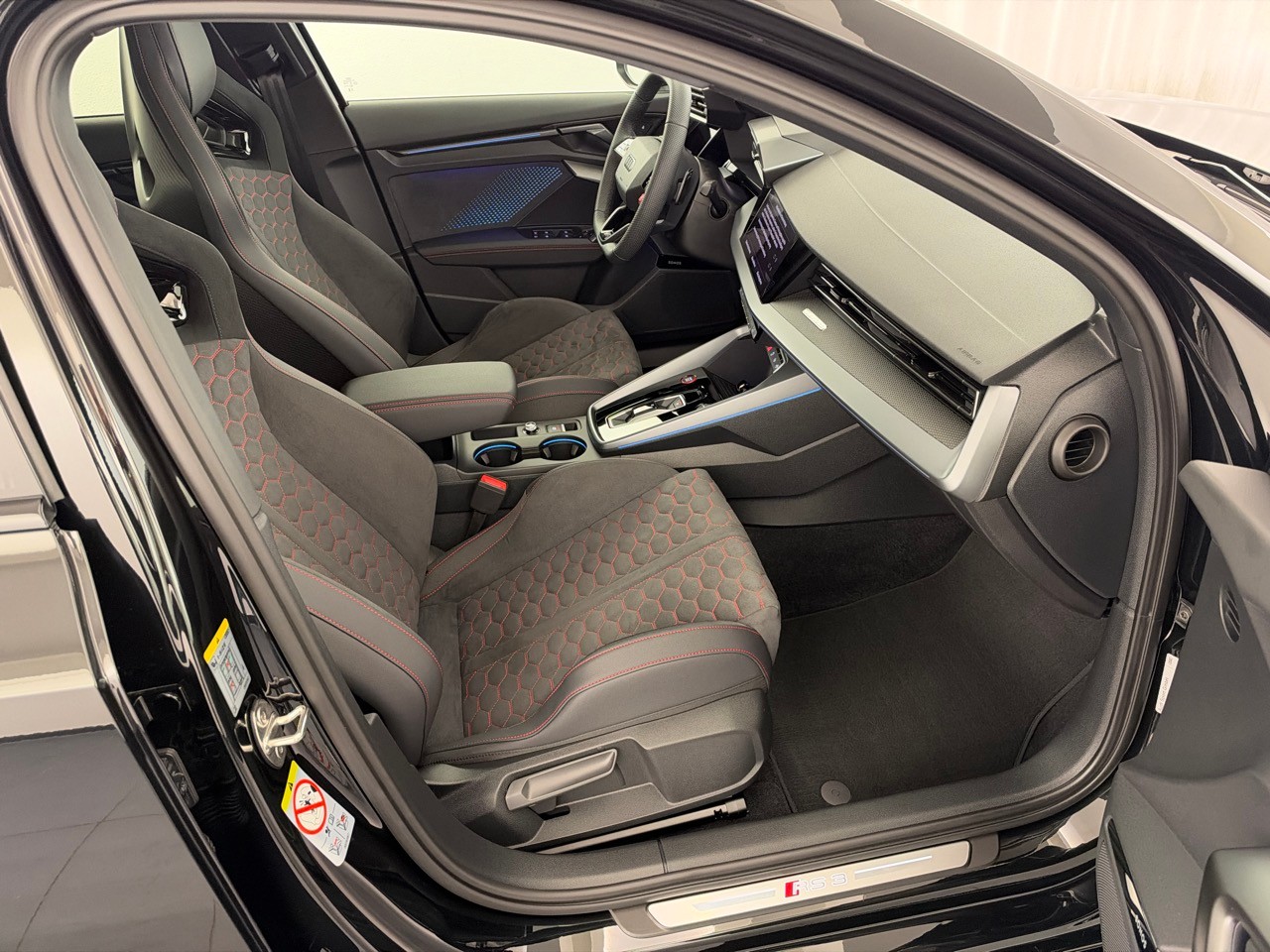 AUDI RS3 Sportback 2.5 TSI quattro S-tronic-image-8