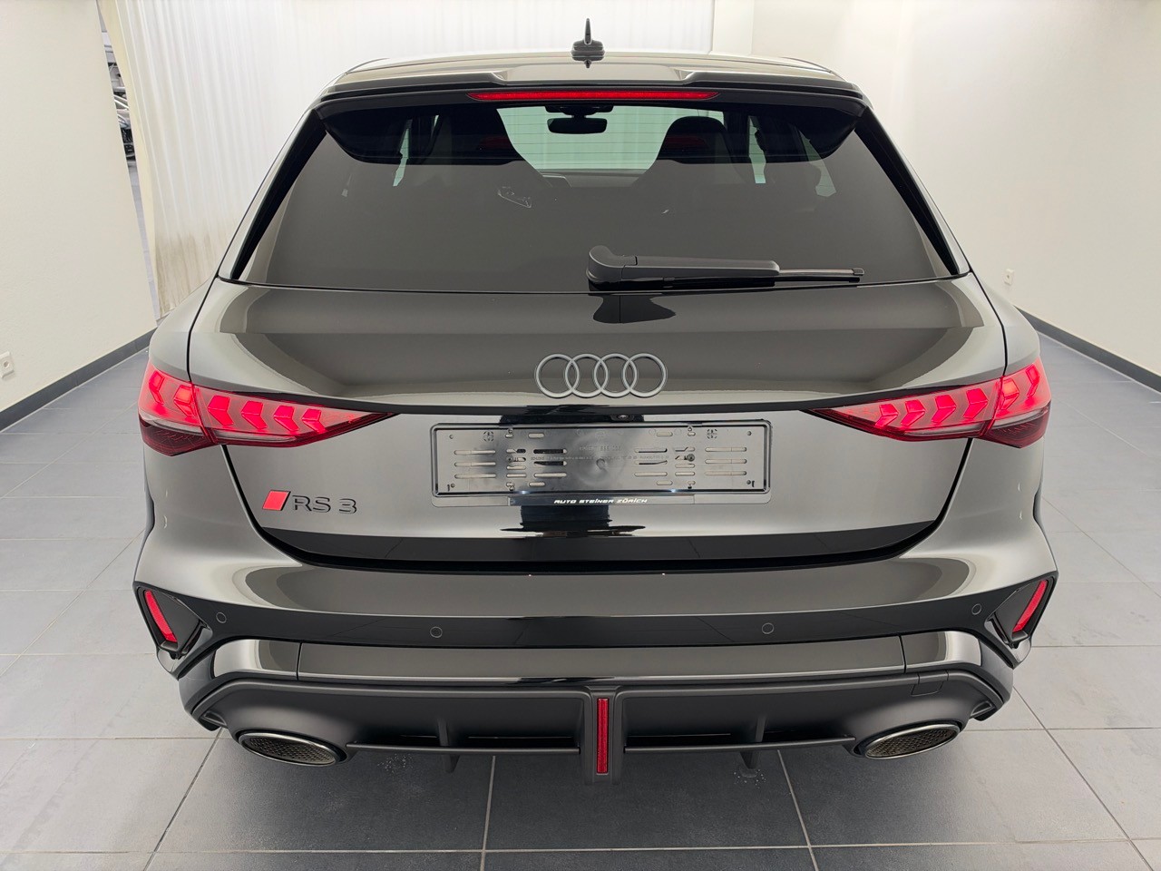 AUDI RS3 Sportback 2.5 TSI quattro S-tronic-image-16