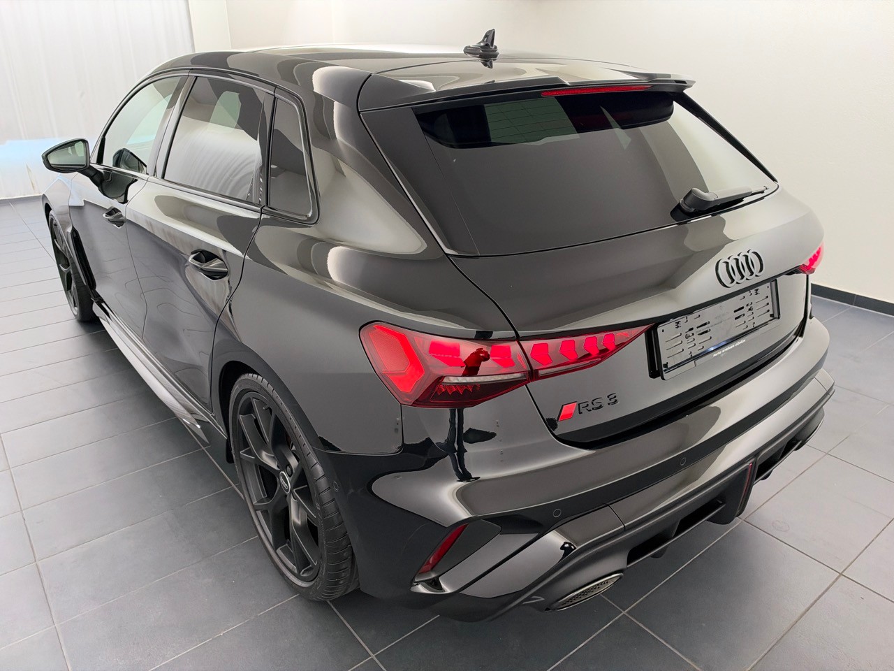 AUDI RS3 Sportback 2.5 TSI quattro S-tronic-showroom-element-1