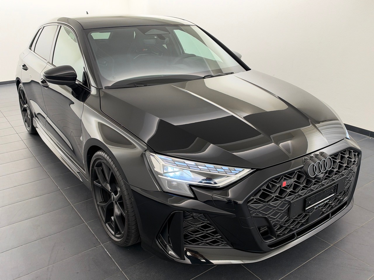 AUDI RS3 Sportback 2.5 TSI quattro S-tronic-showroom-element-3