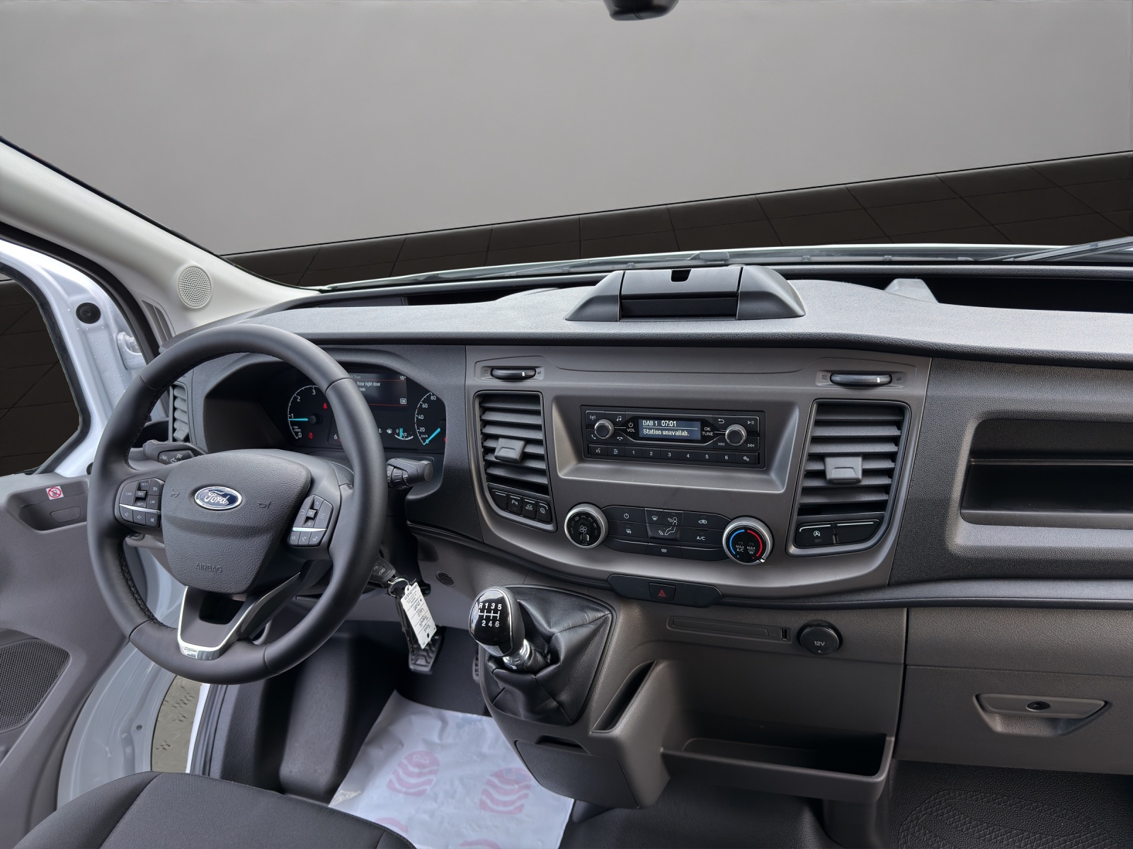 FORD Transit Van 350 L3 Trend 2.0 TDCi 130 FWD-image-13