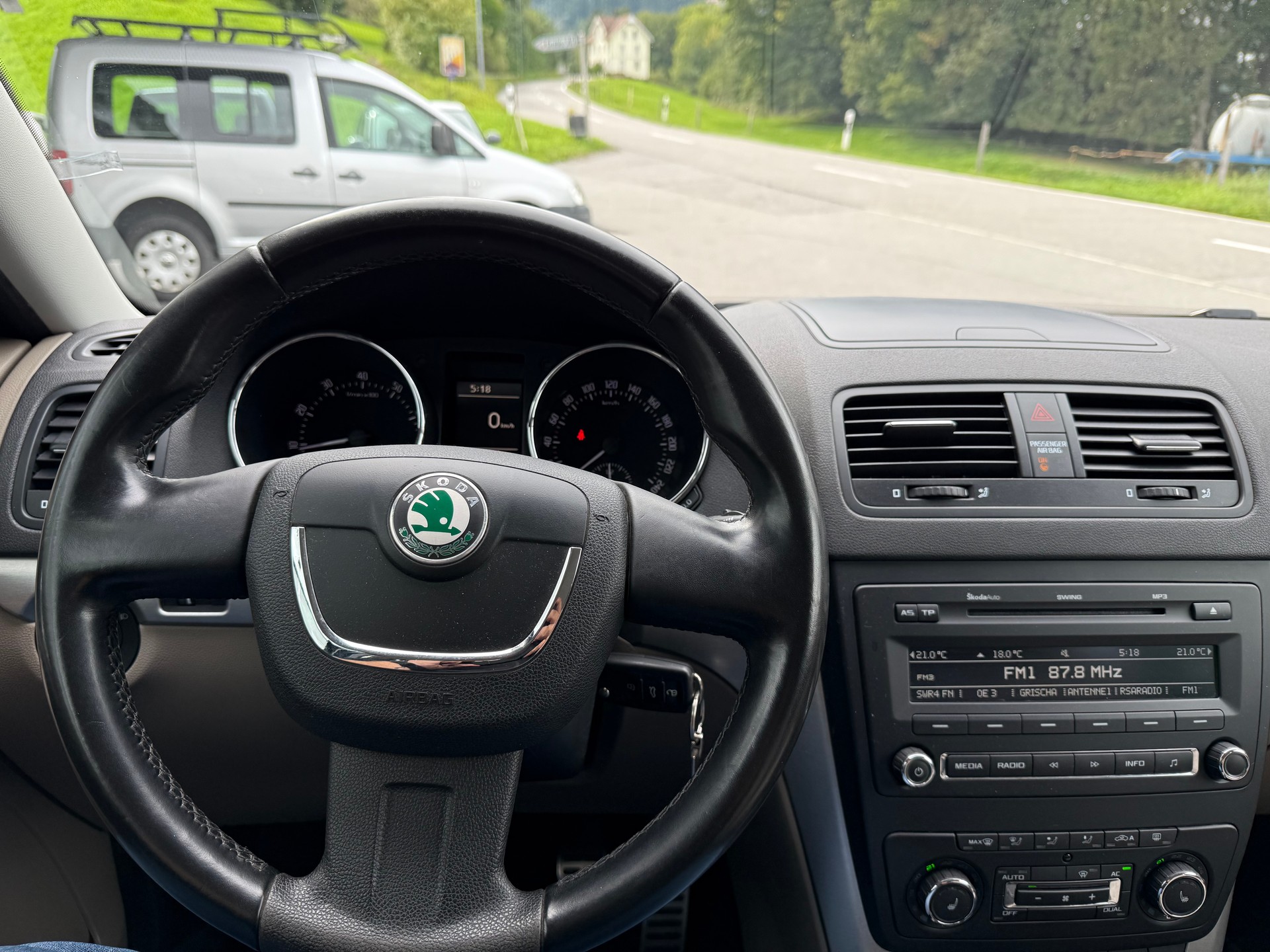 SKODA Yeti 1.8 TSI Experience 4x4-image-10
