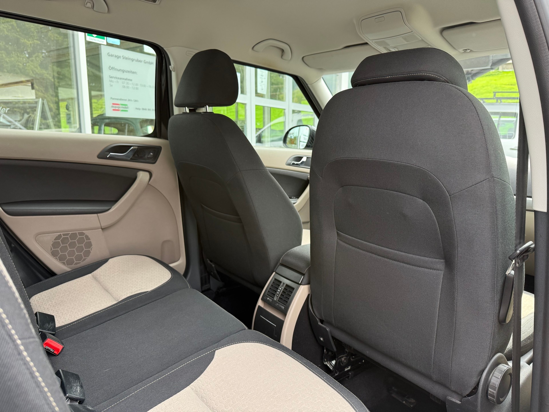 SKODA Yeti 1.8 TSI Experience 4x4-image-15