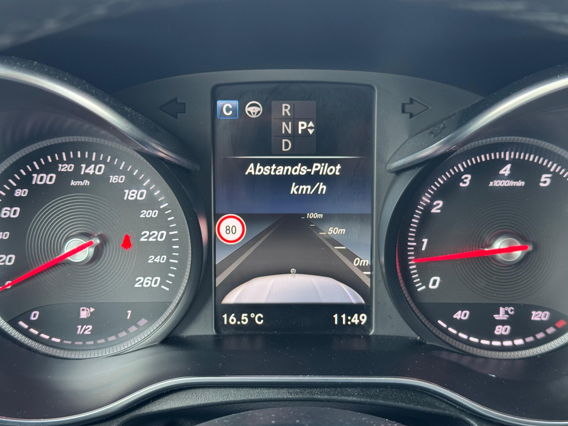 MERCEDES-BENZ GLC 300 4Matic 9G-Tronic-image-26