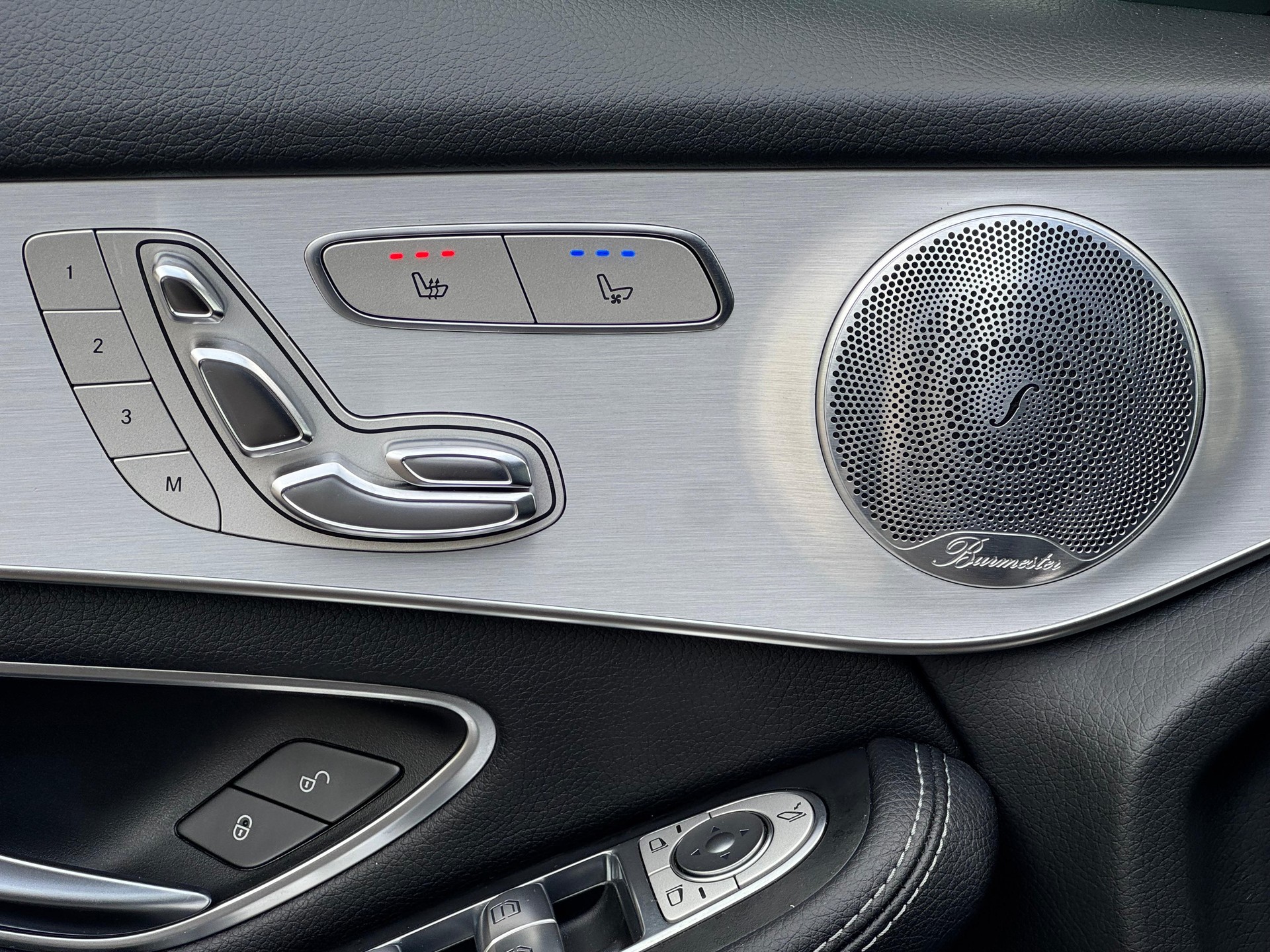 MERCEDES-BENZ GLC 300 4Matic 9G-Tronic-image-21