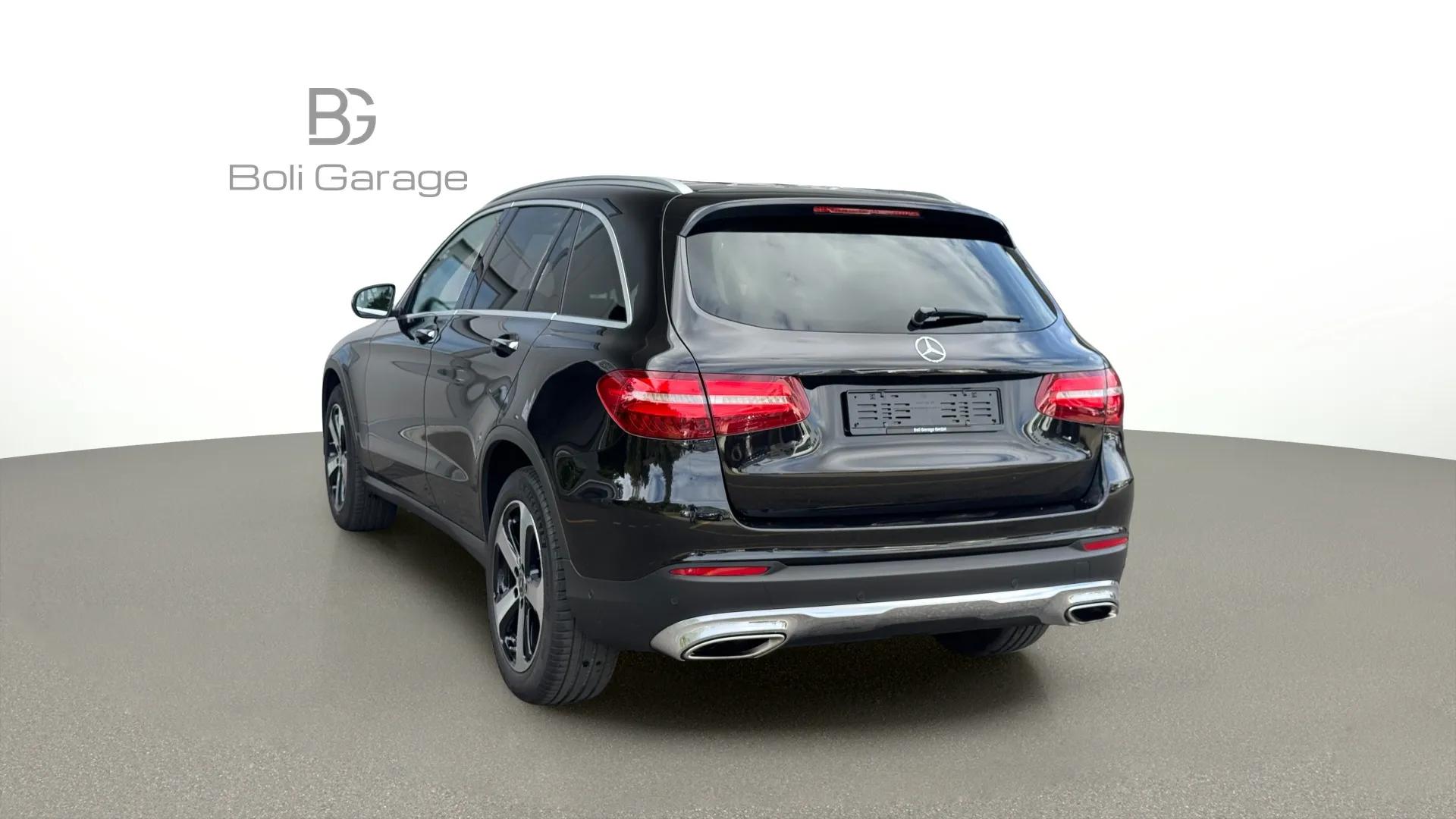 MERCEDES-BENZ GLC 300 4Matic 9G-Tronic-image-4