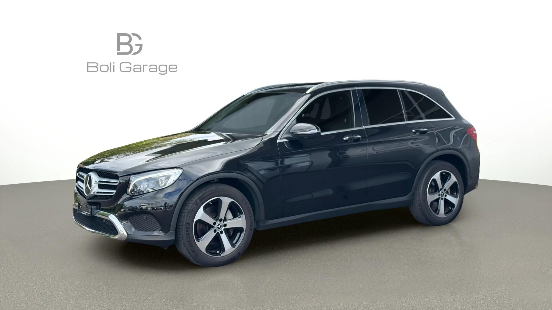 MERCEDES-BENZ GLC 300 4Matic 9G-Tronic-showroom-element-1