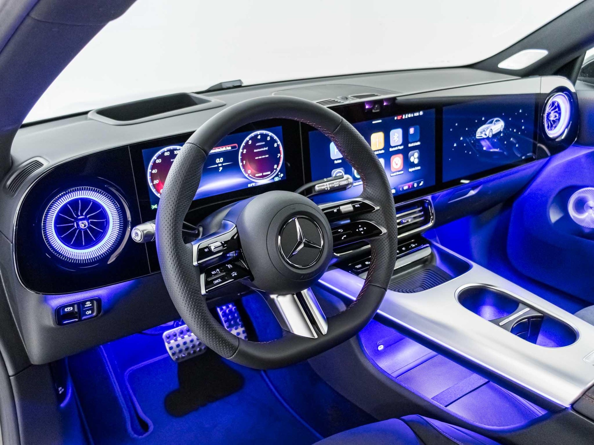 MERCEDES-BENZ CLA 220 4MATIC-image-9